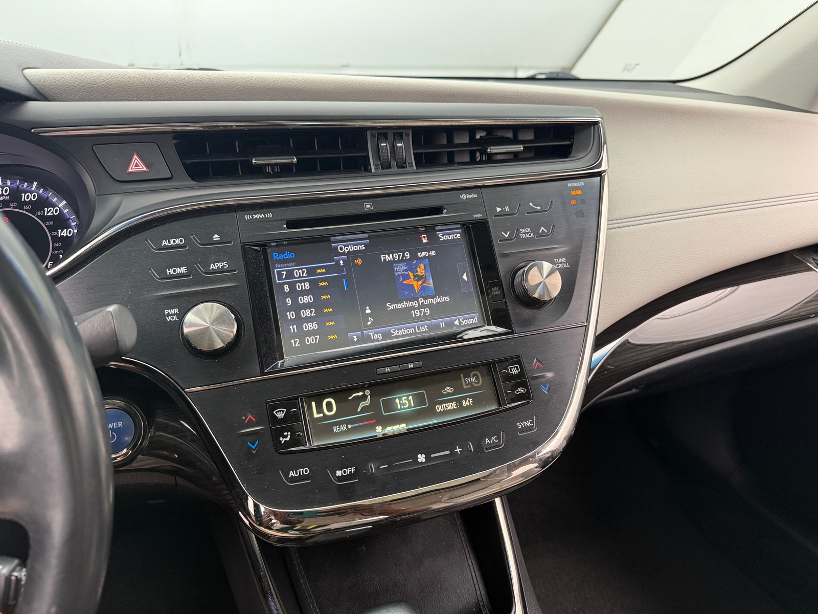 Thumbnail: 2015 Toyota Avalon - 3