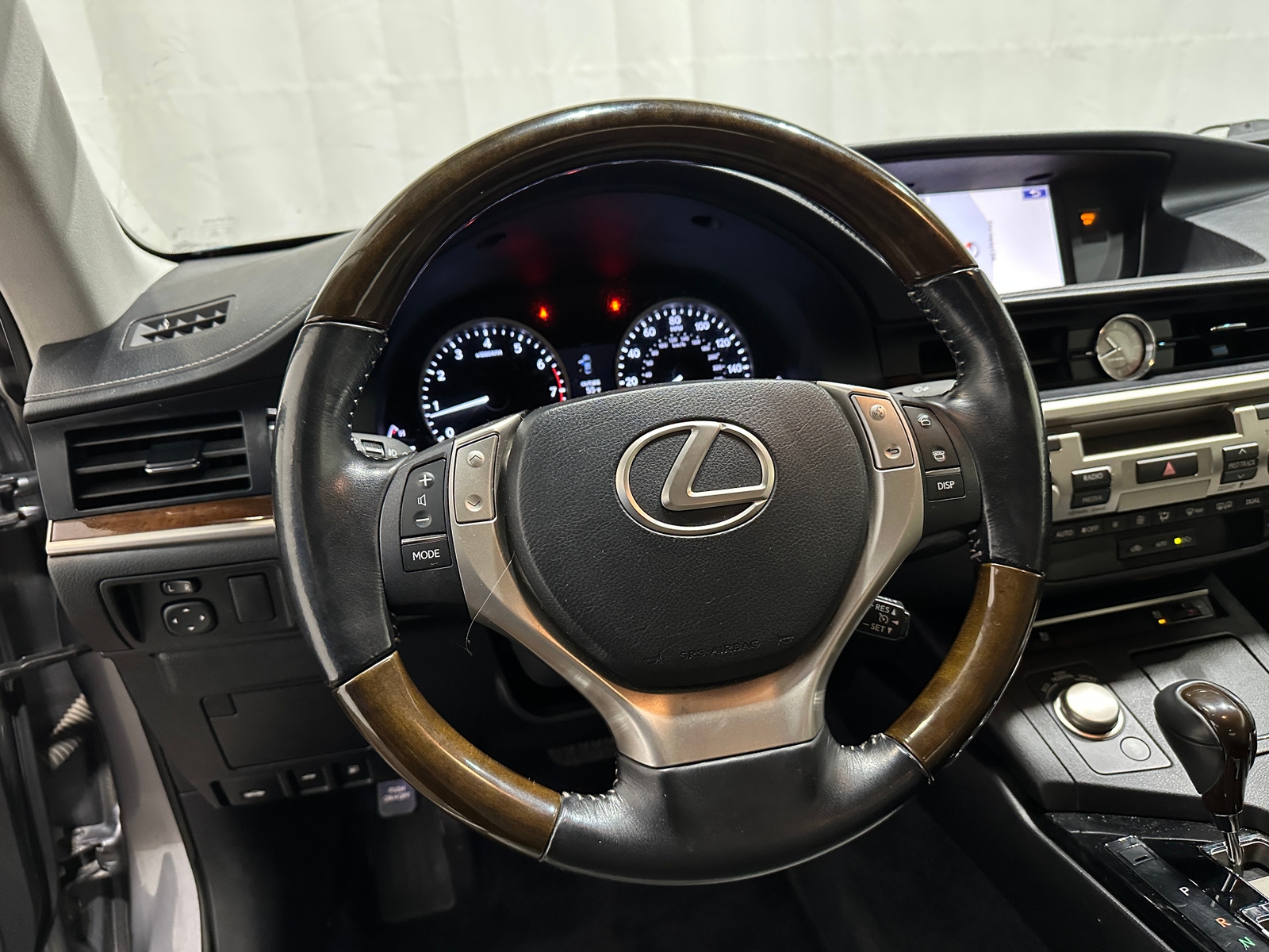Thumbnail: 2015 Lexus ES - 4