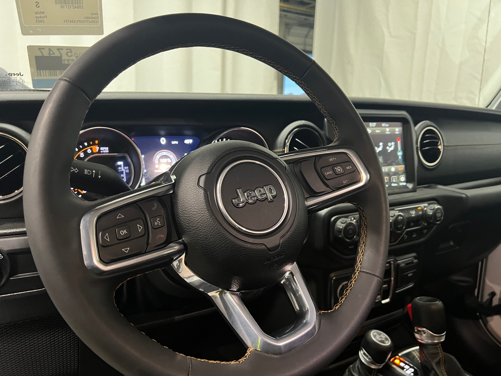 Thumbnail: 2023 Jeep Gladiator - 4