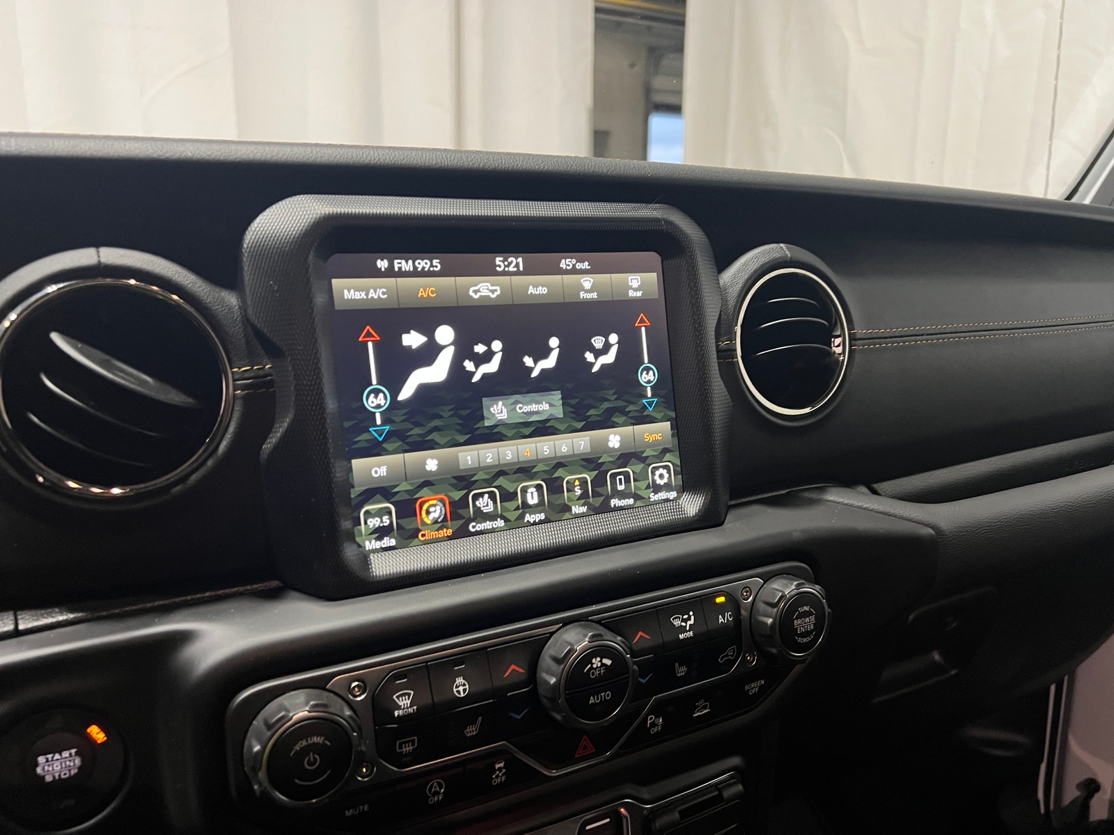 Thumbnail: 2023 Jeep Gladiator - 3