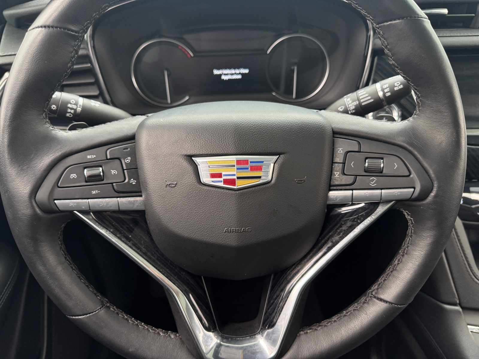 Thumbnail: 2025 Cadillac XT6 - 4