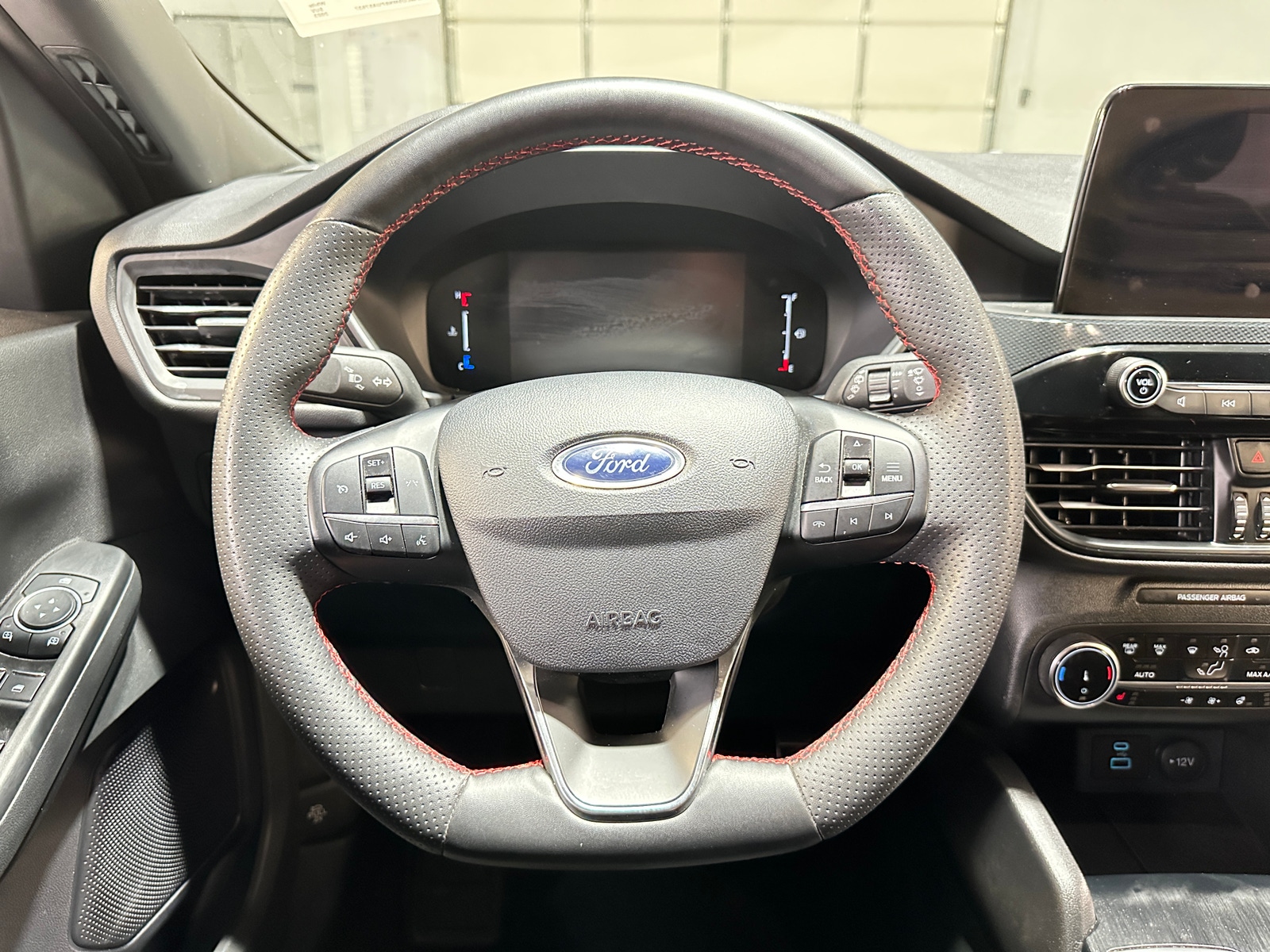 Thumbnail: 2023 Ford Escape - 5