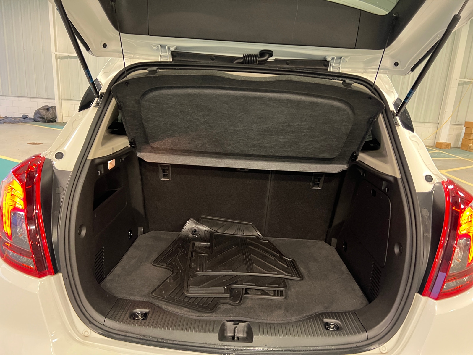 Thumbnail: 2020 Buick Encore - 6