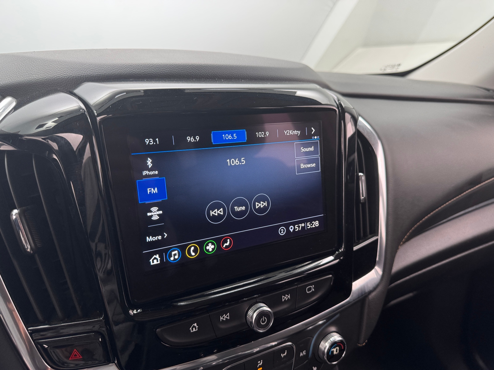 Thumbnail: 2021 Chevrolet Traverse - 4