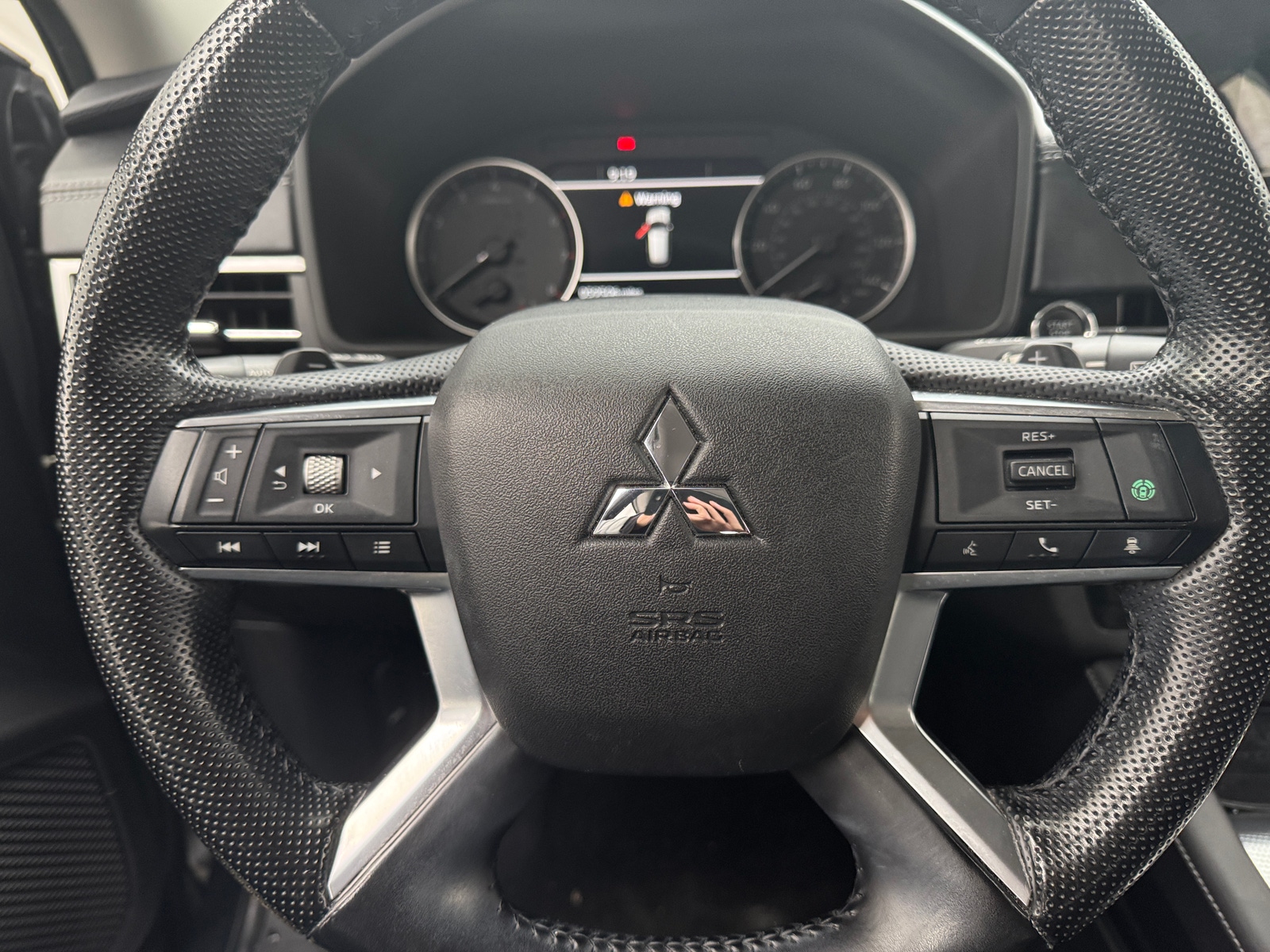 Thumbnail: 2022 Mitsubishi Outlander - 4