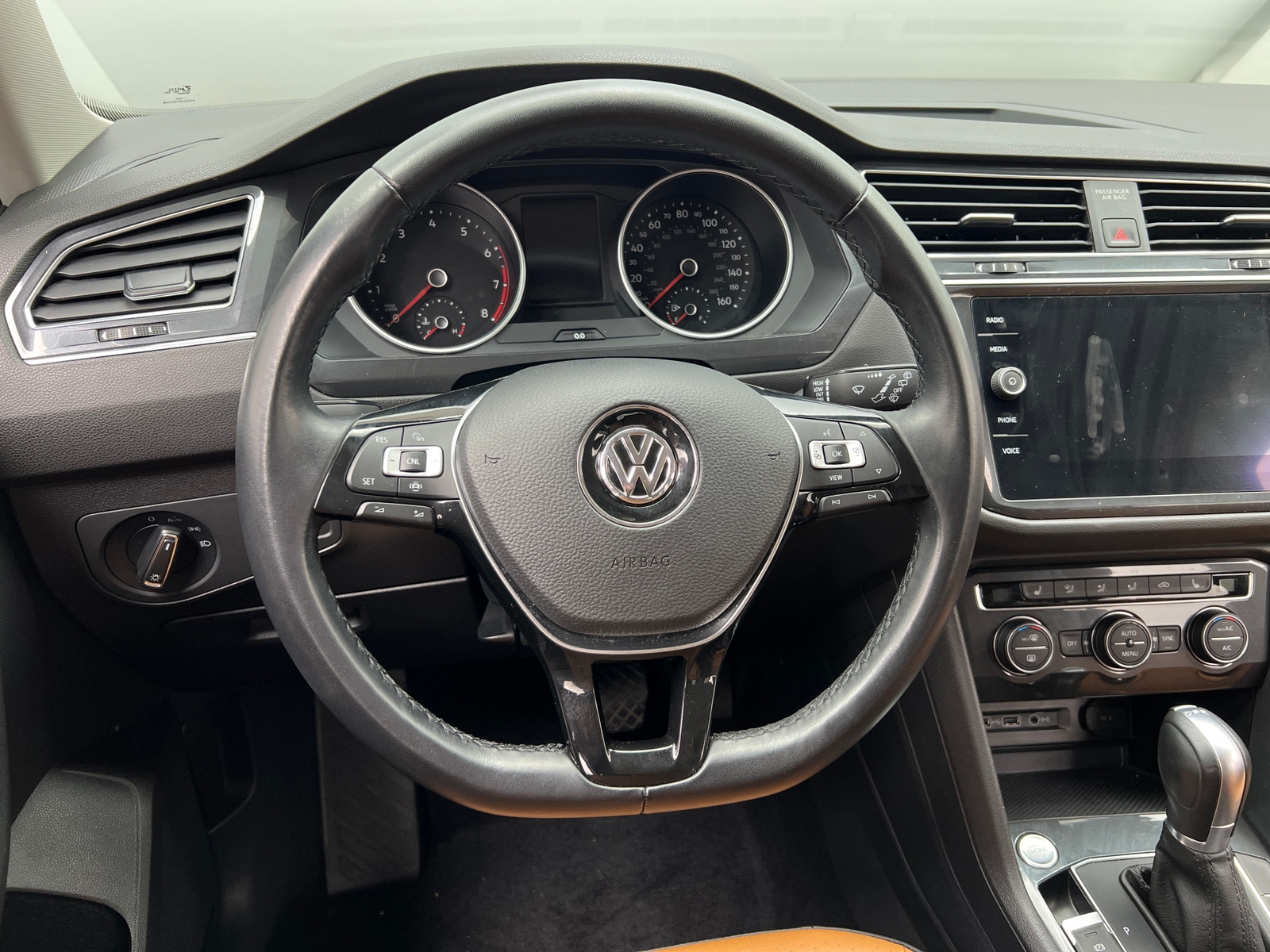 Thumbnail: 2019 Volkswagen Tiguan - 4