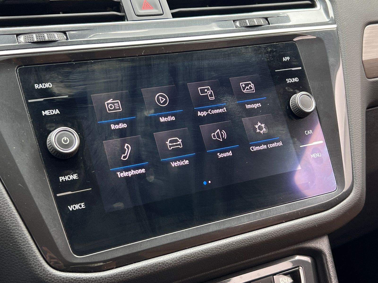 Thumbnail: 2019 Volkswagen Tiguan - 3