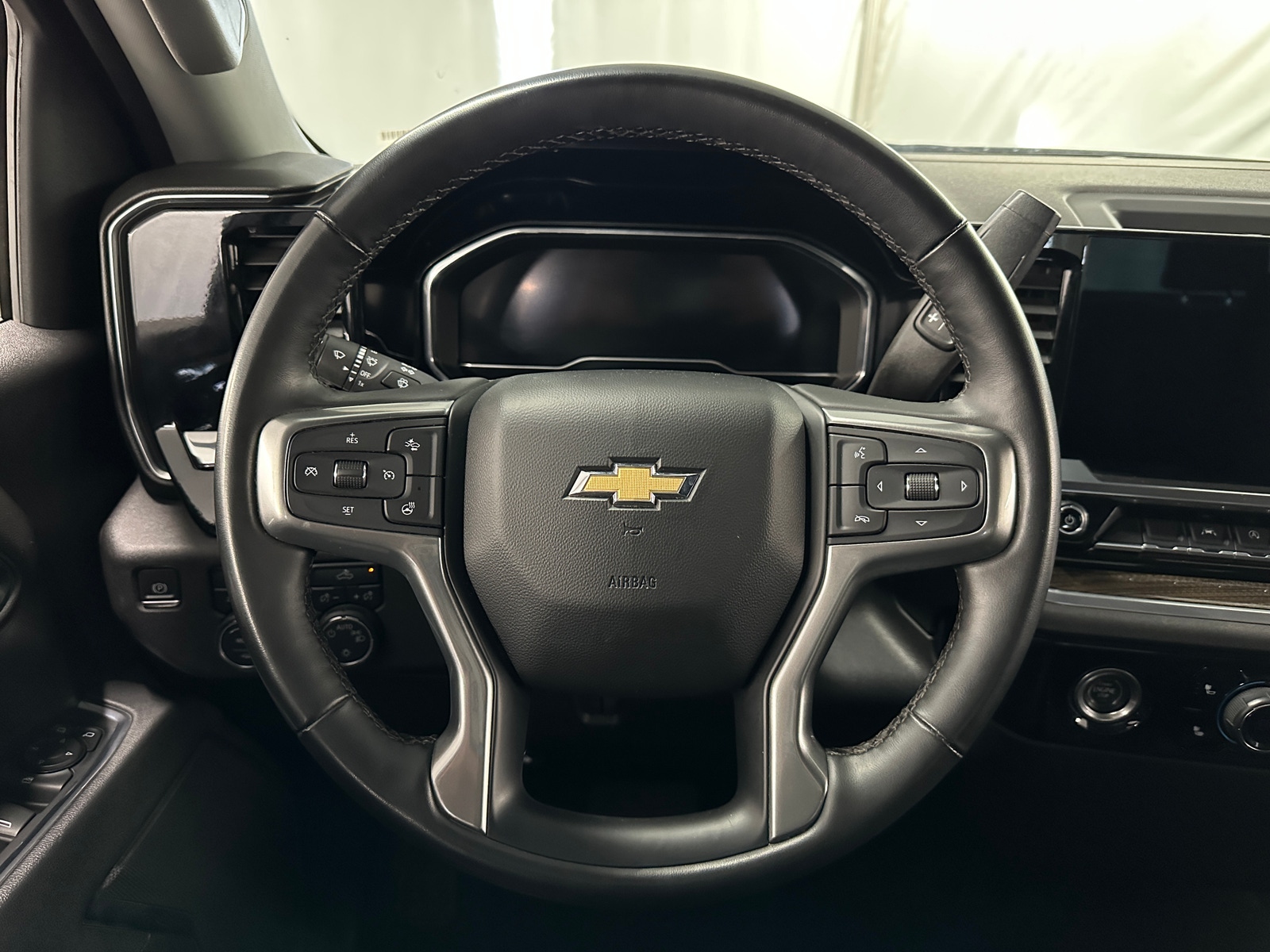 Thumbnail: 2024 Chevrolet Silverado 1500 - 5