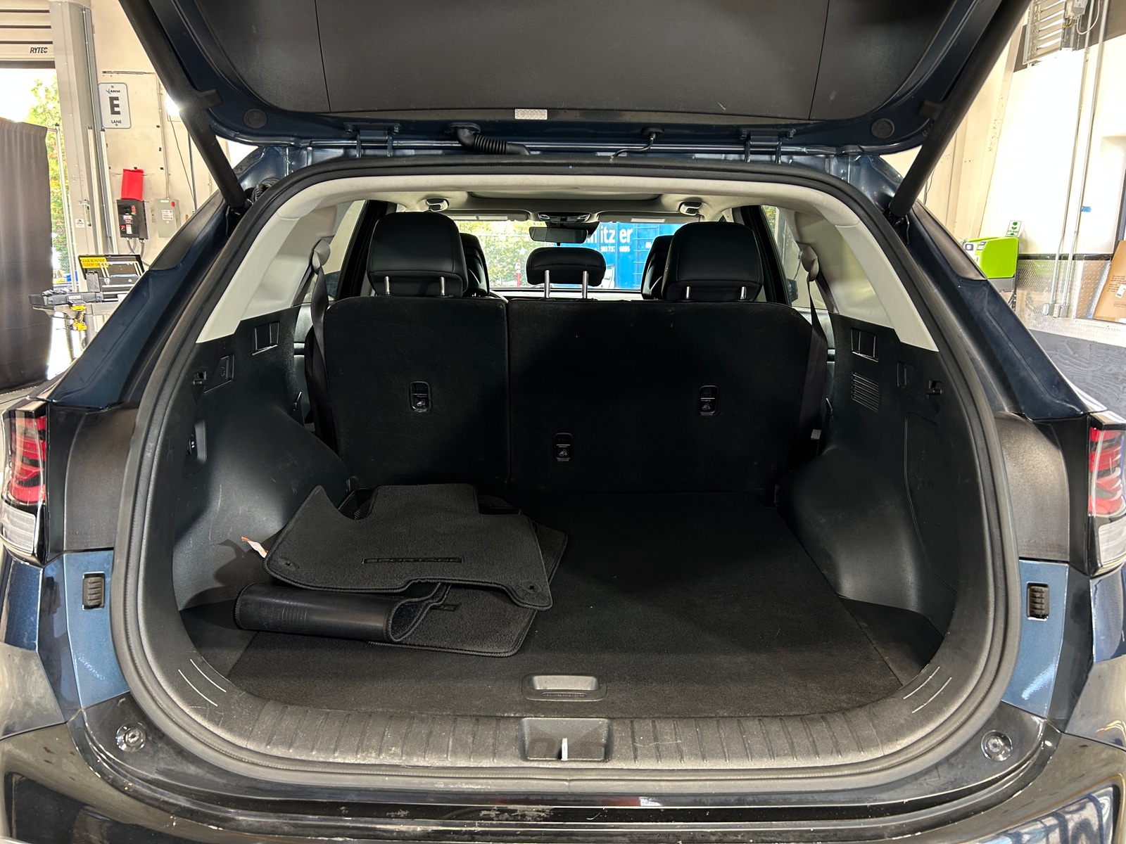 Thumbnail: 2023 Kia Sportage - 6