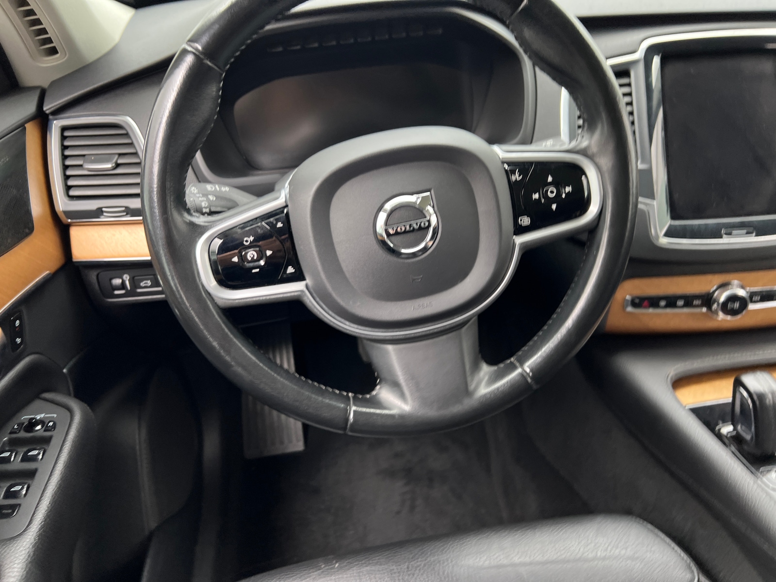 Thumbnail: 2021 Volvo XC90 - 4