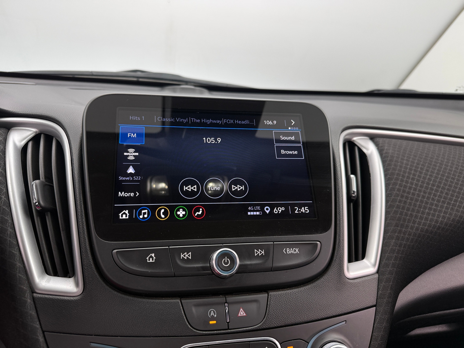 Thumbnail: 2024 Chevrolet Malibu - 4