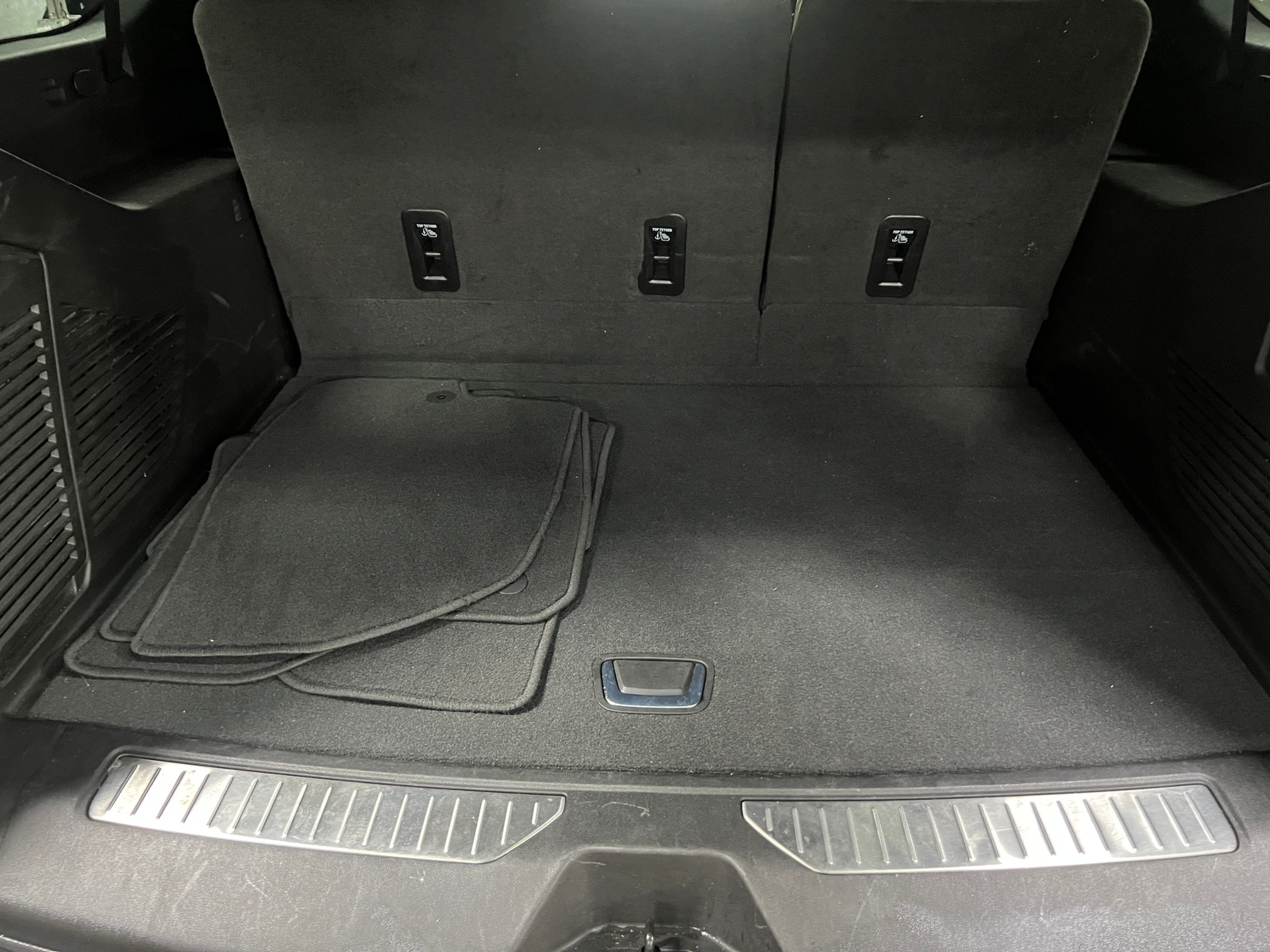 Thumbnail: 2023 Chevrolet Suburban - 6