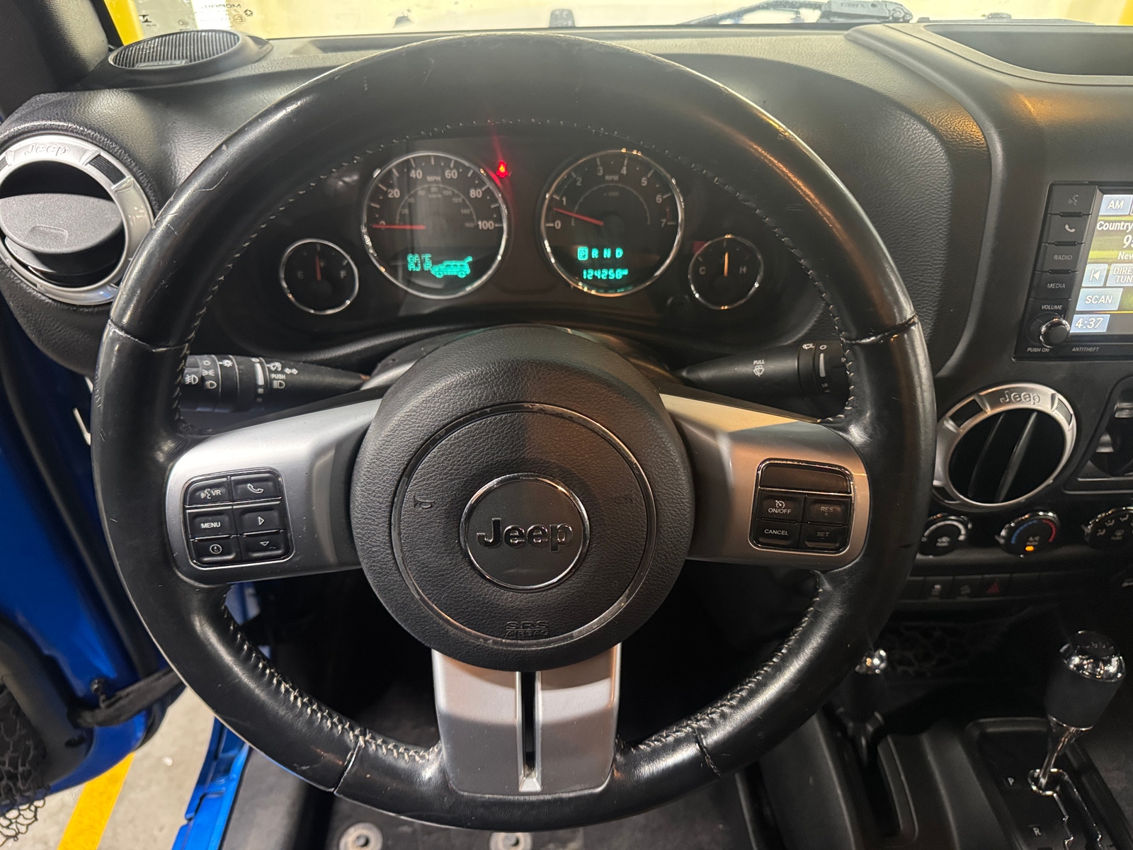 Thumbnail: 2015 Jeep Wrangler - 5