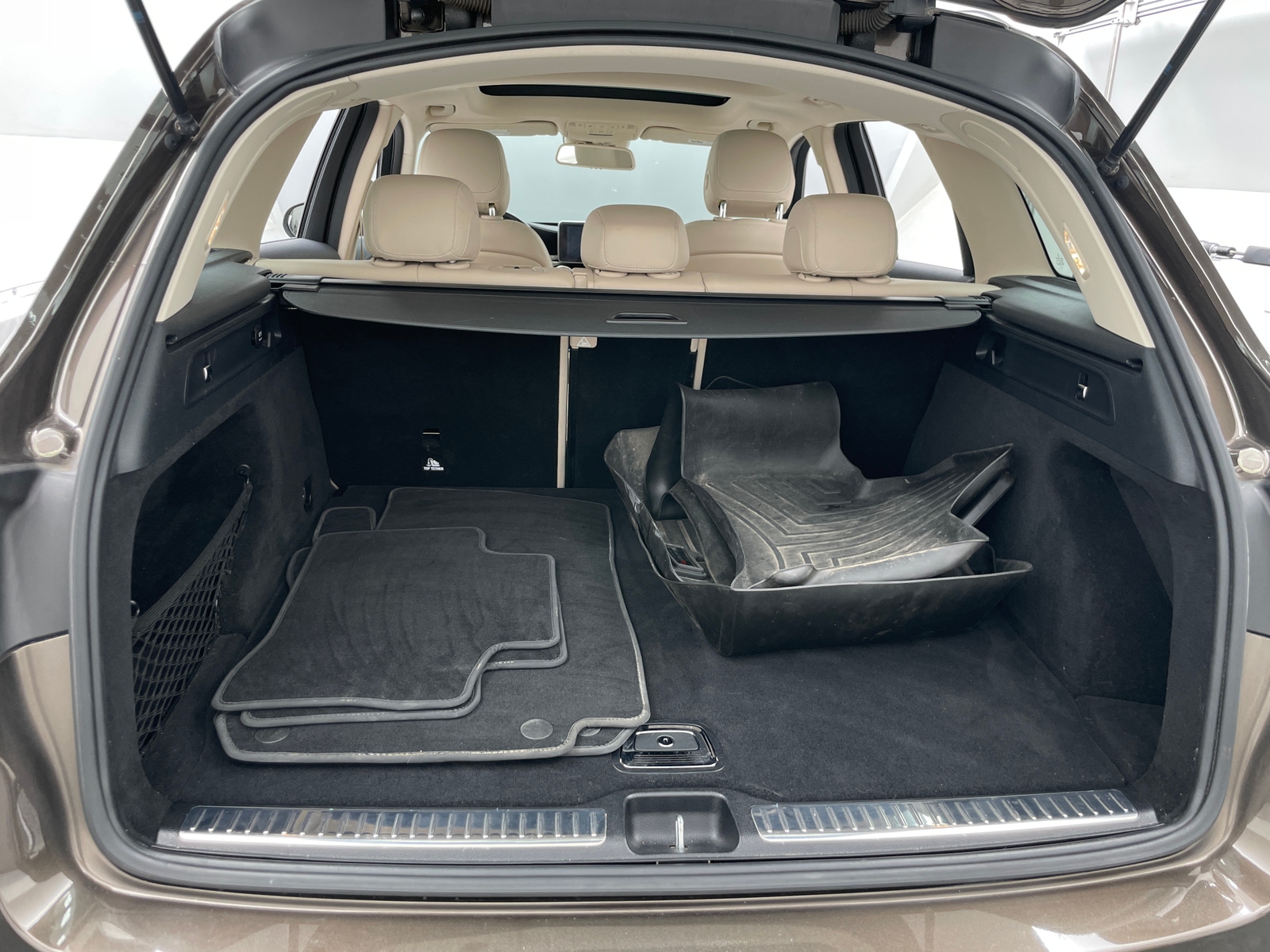 Thumbnail: 2016 Mercedes-Benz GLC - 6