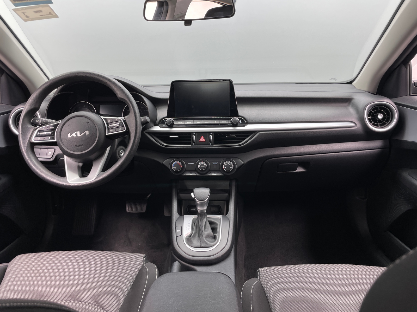 Thumbnail: 2024 Kia Forte - 3