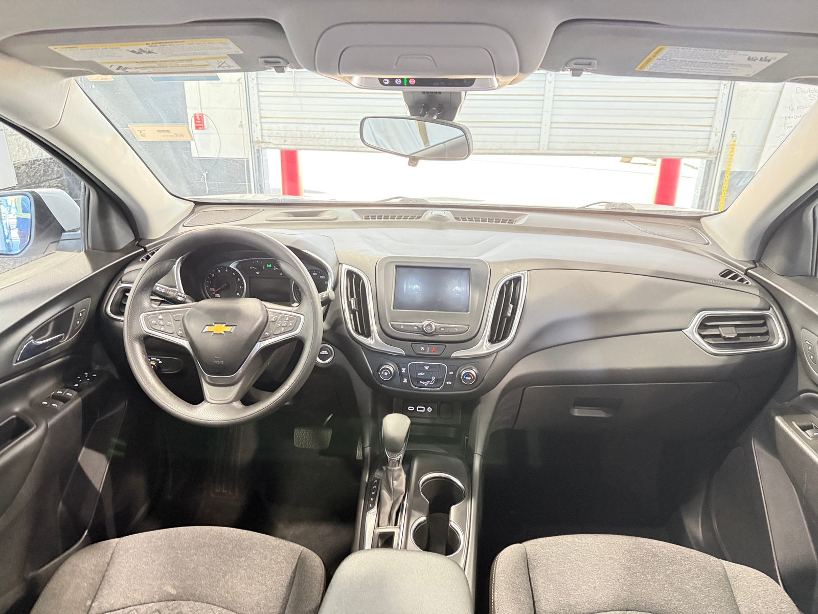 Thumbnail: 2022 Chevrolet Equinox - 3