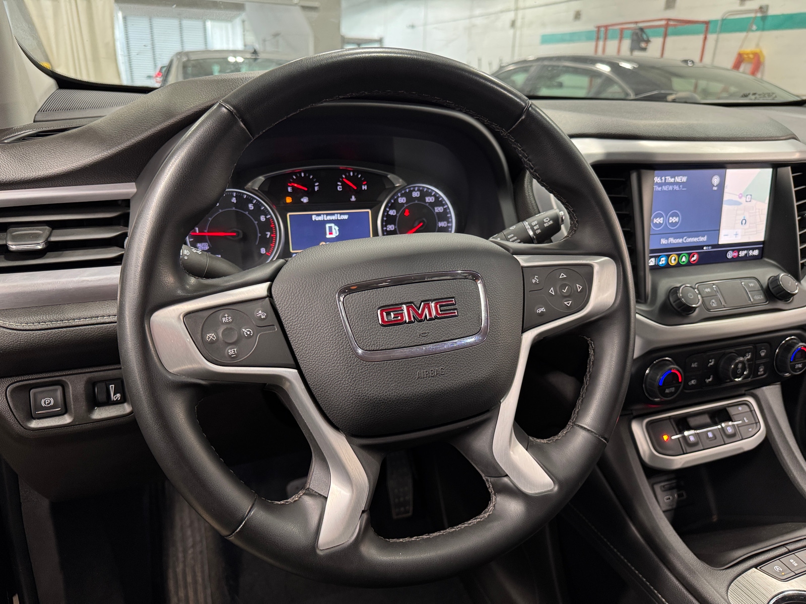 Thumbnail: 2023 GMC Acadia - 4