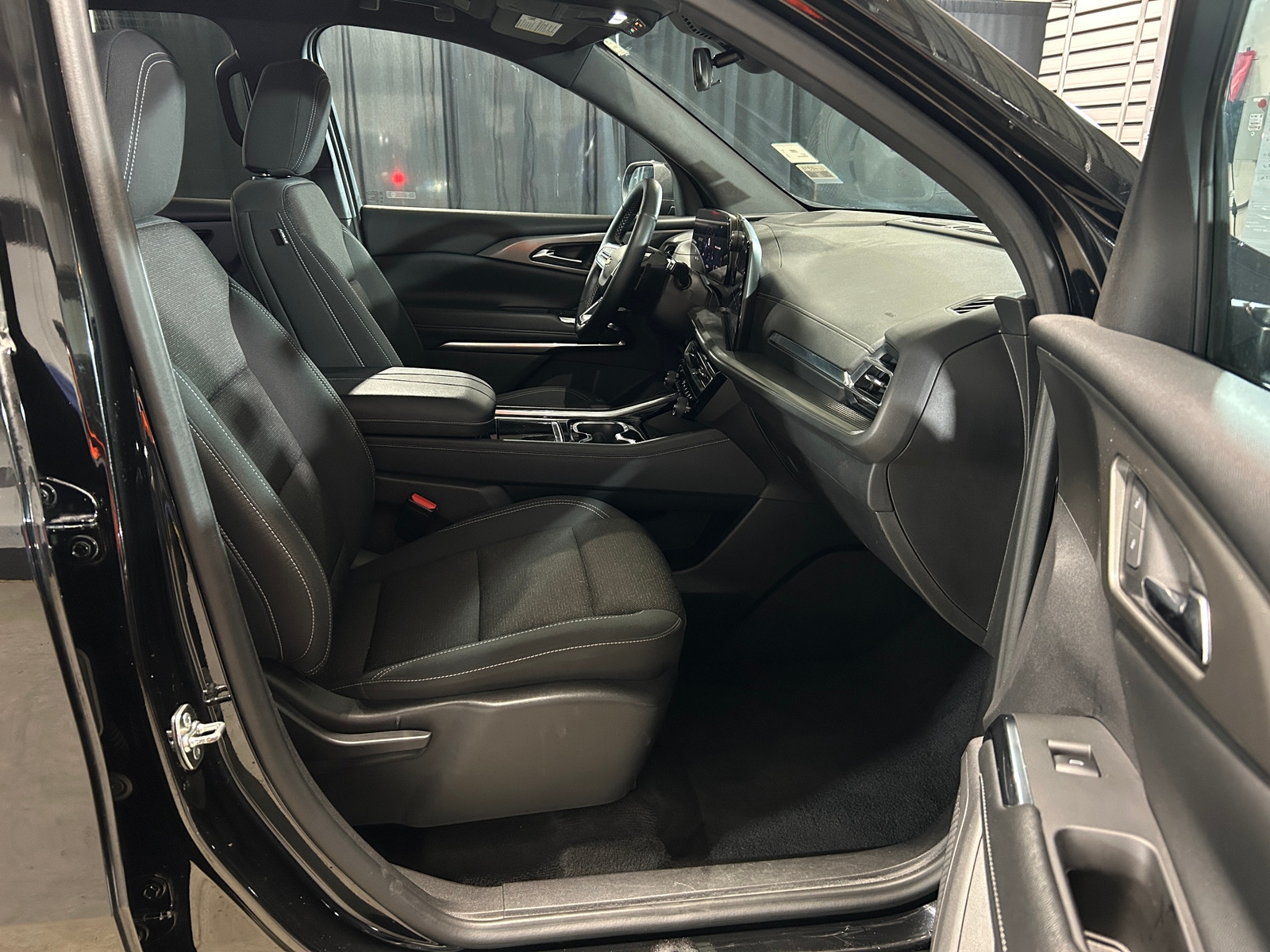 Thumbnail: 2024 Chevrolet Traverse - 2