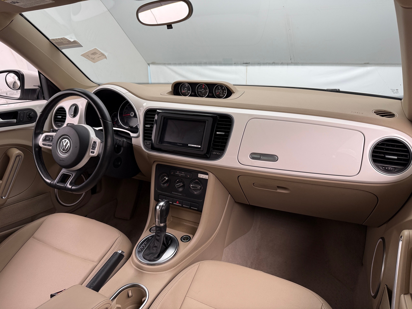 Thumbnail: 2014 Volkswagen Beetle - 2