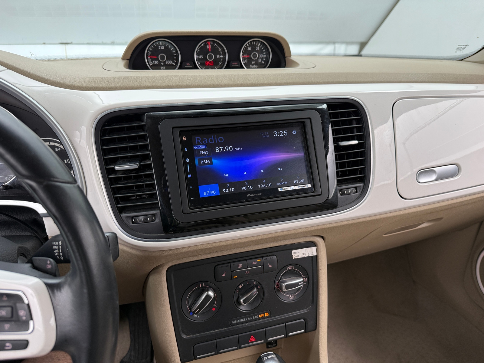 Thumbnail: 2014 Volkswagen Beetle - 3