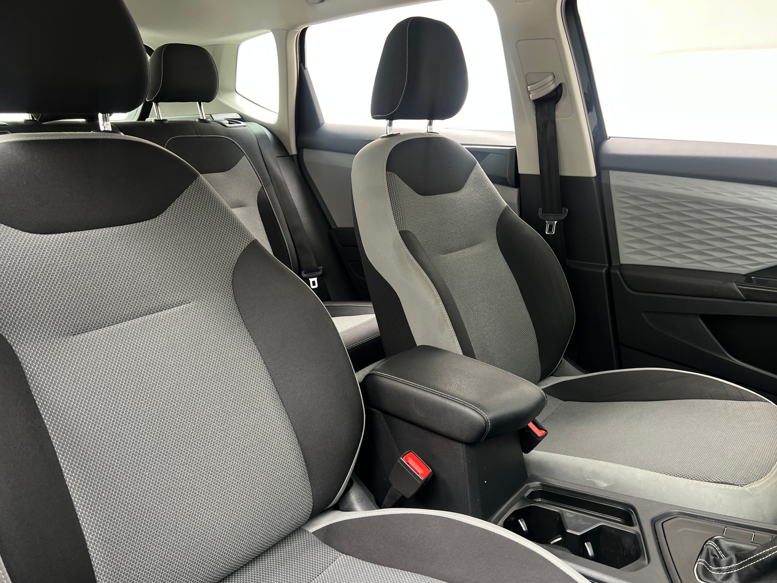 Thumbnail: 2022 Volkswagen Taos - 2