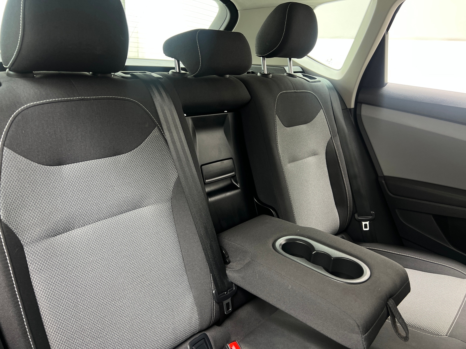 Thumbnail: 2022 Volkswagen Taos - 6