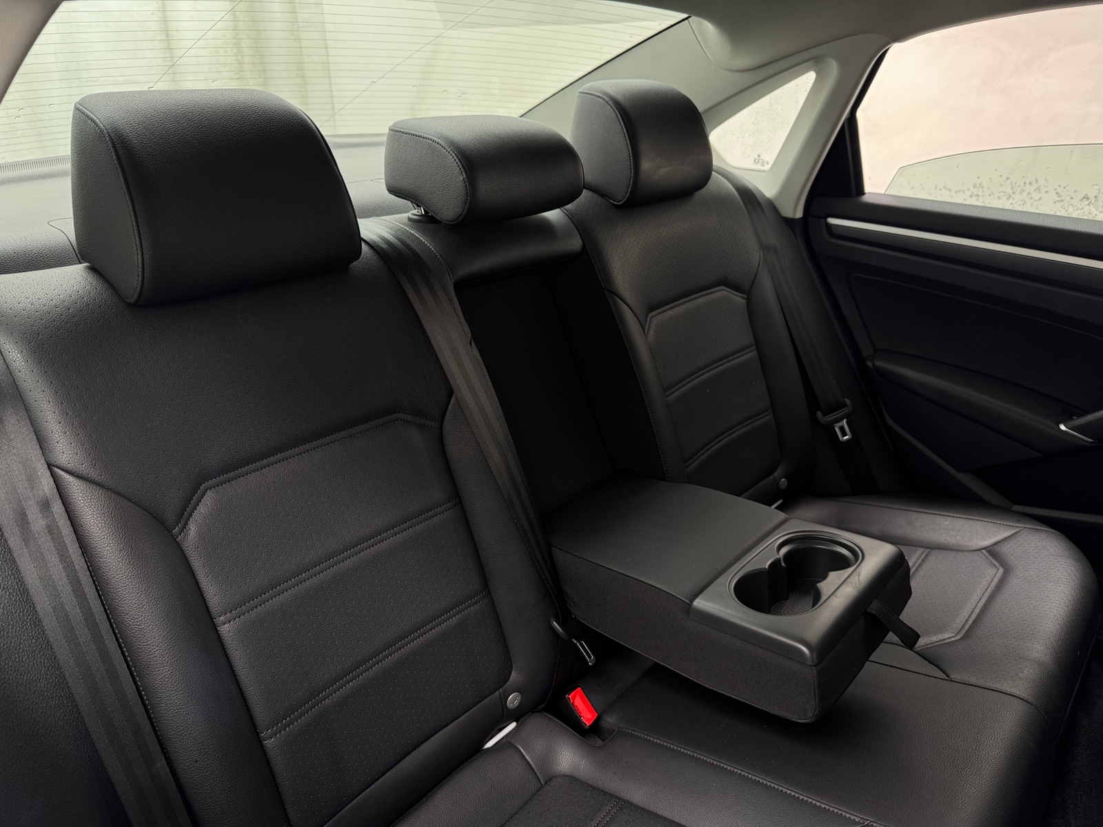 Thumbnail: 2016 Volkswagen Passat - 6