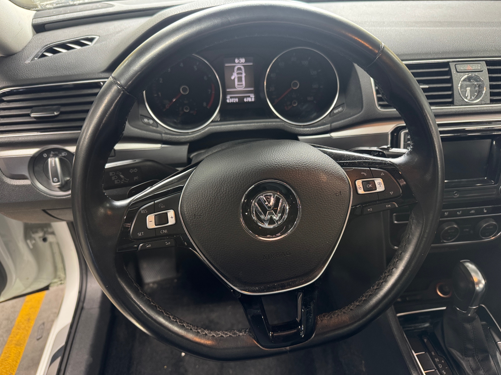Thumbnail: 2016 Volkswagen Passat - 5
