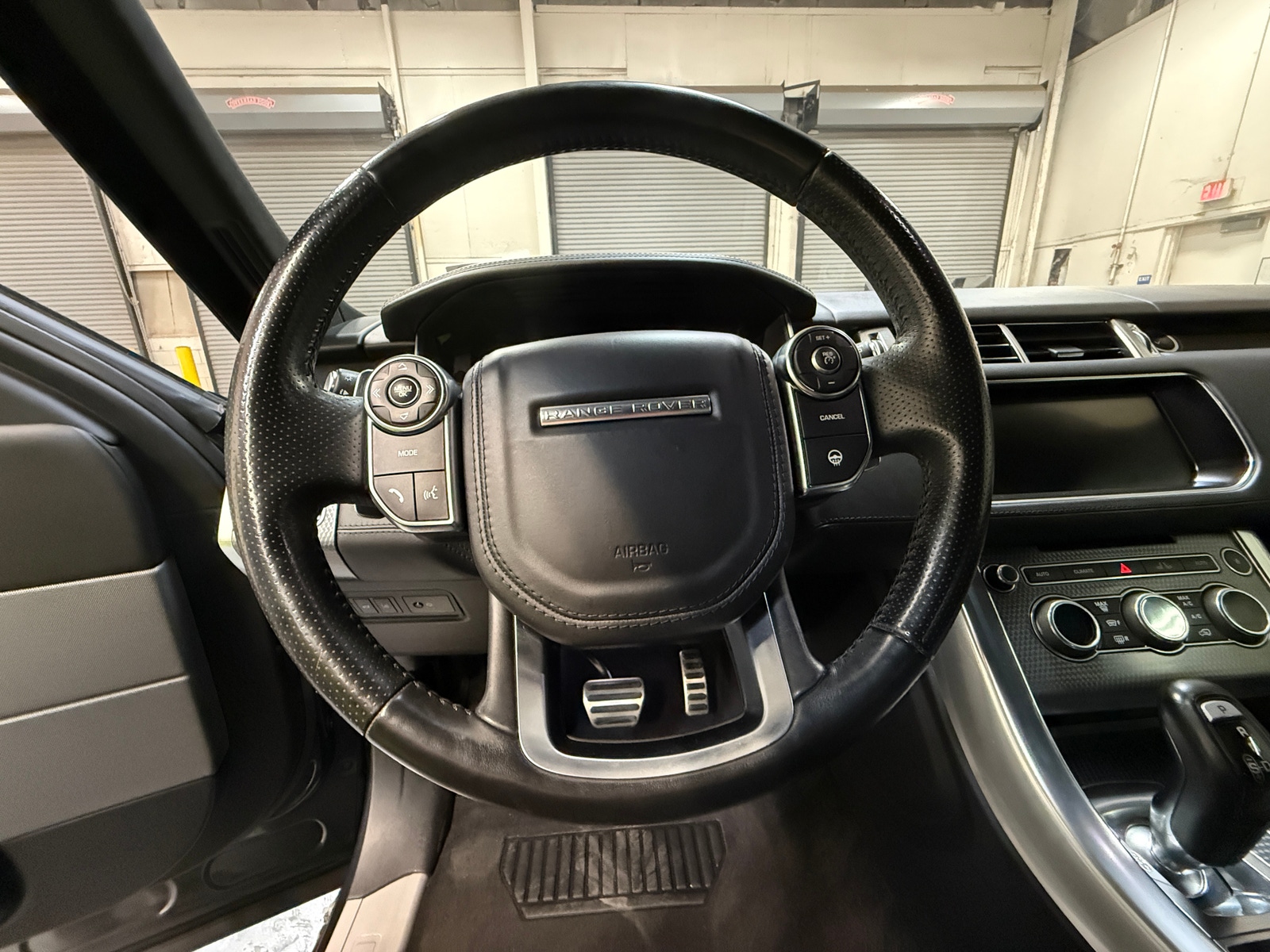 Thumbnail: 2017 Land Rover Range Rover Sport - 4