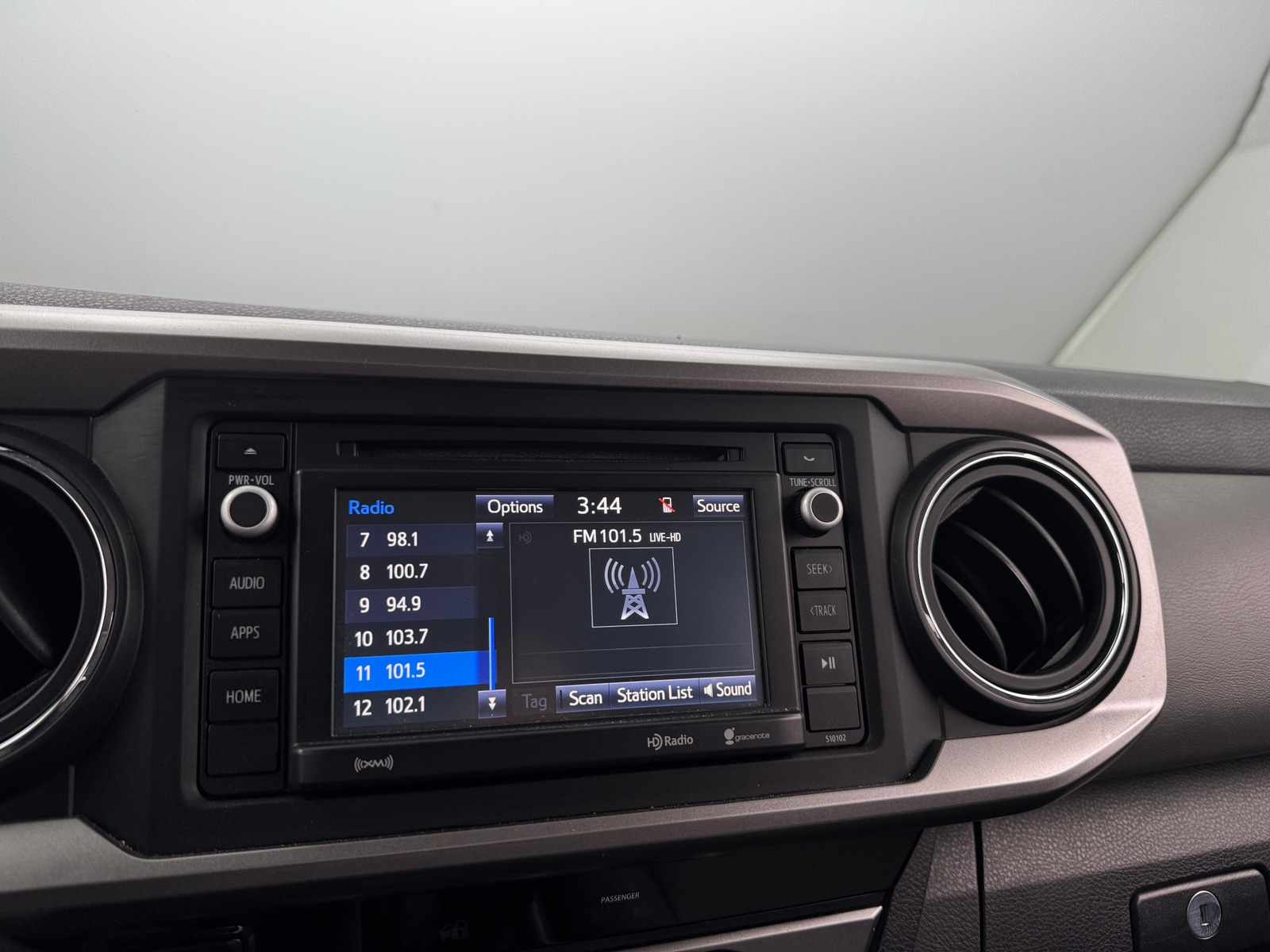 Thumbnail: 2017 Toyota Tacoma - 4