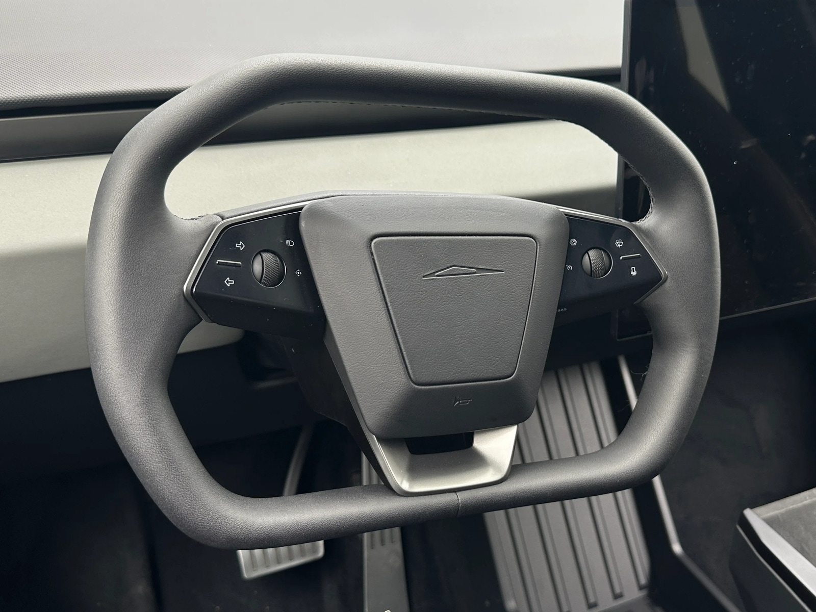 Thumbnail: 2025 Tesla Cybertruck - 4