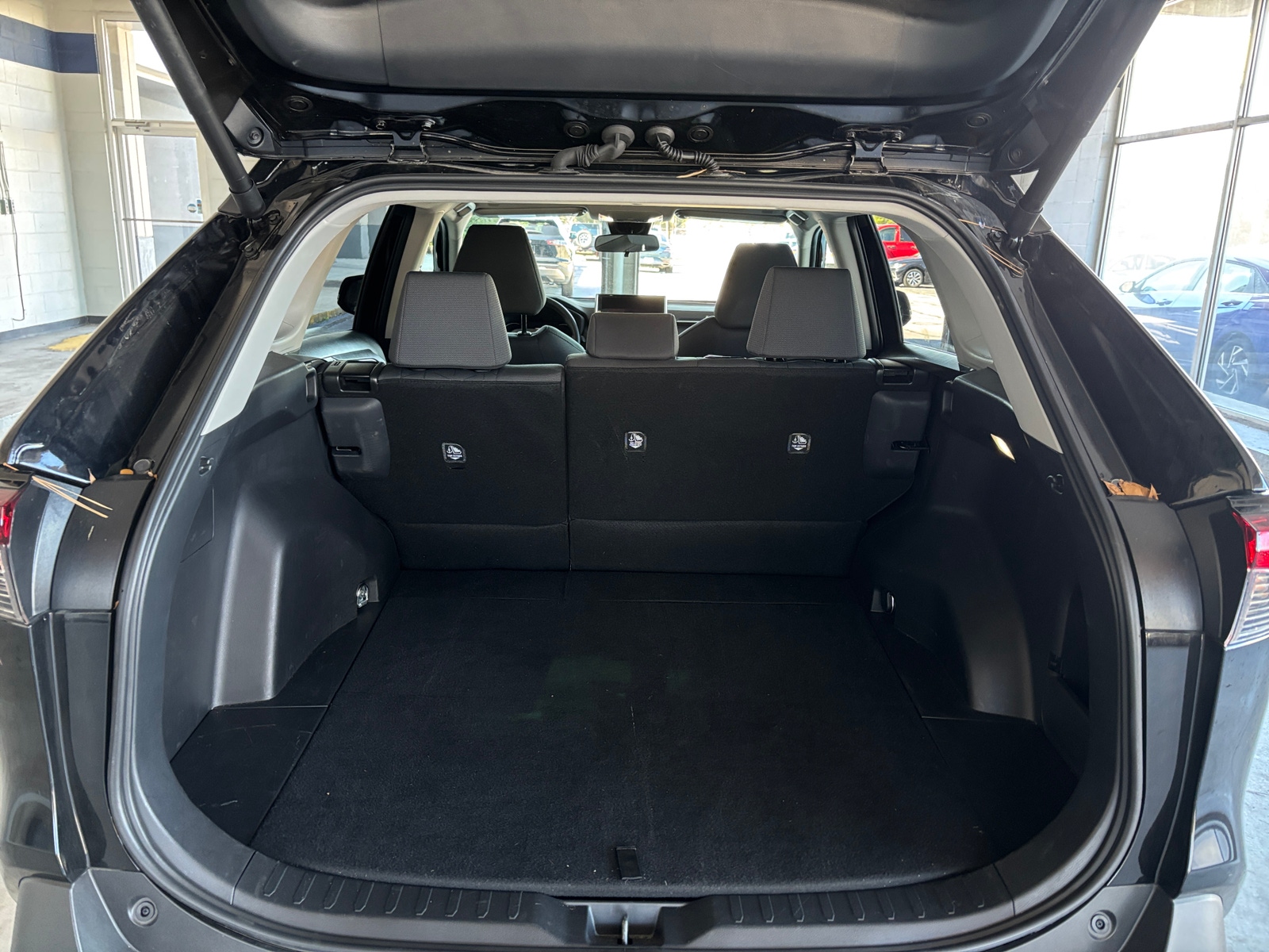 Thumbnail: 2025 Toyota RAV4 - 6