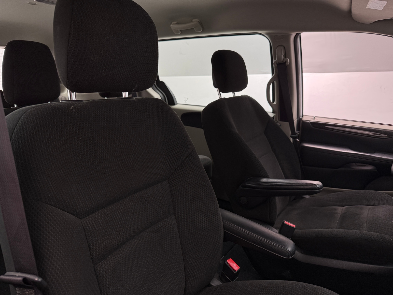 Thumbnail: 2016 Dodge Grand Caravan - 2