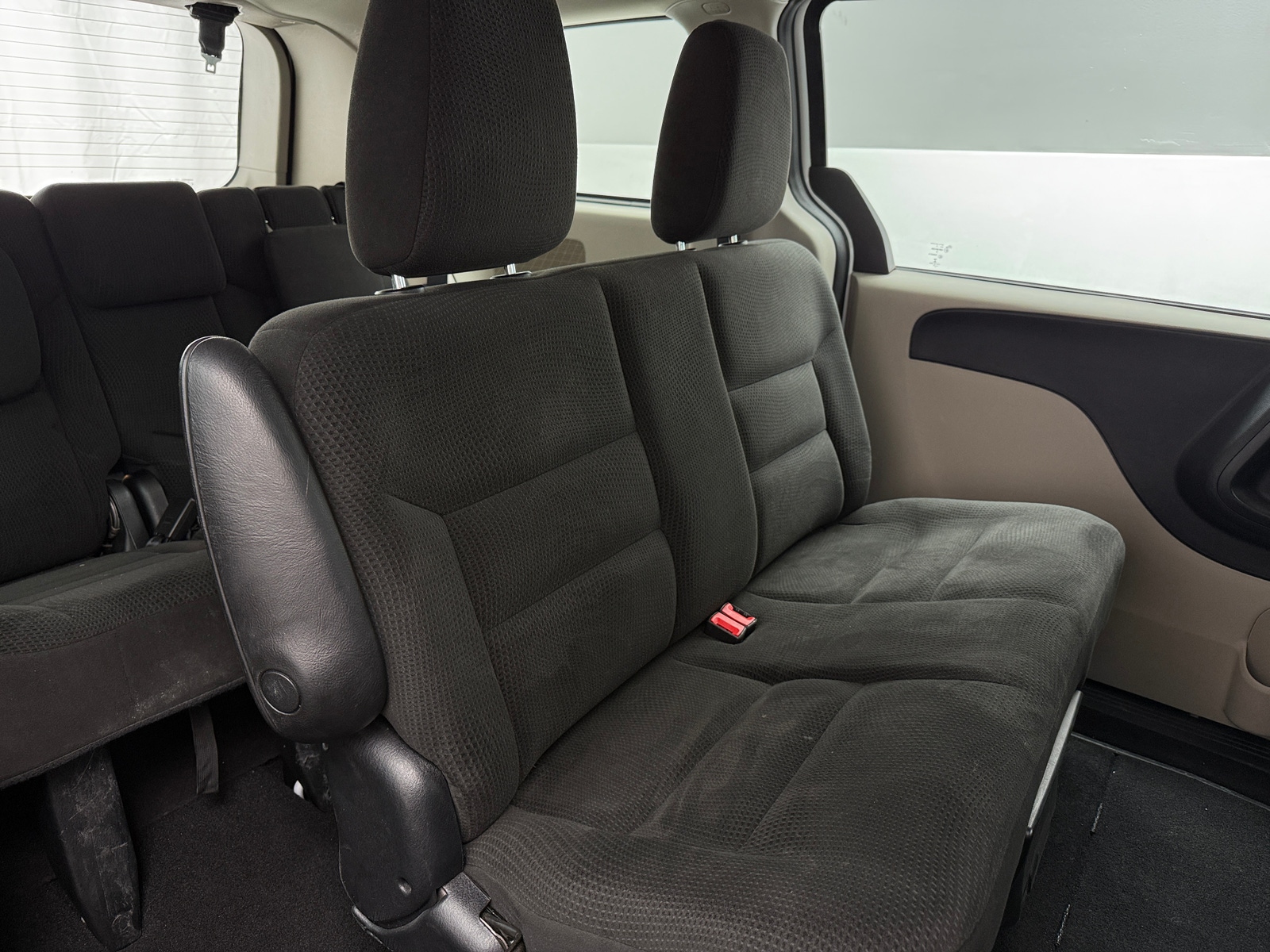 Thumbnail: 2016 Dodge Grand Caravan - 6