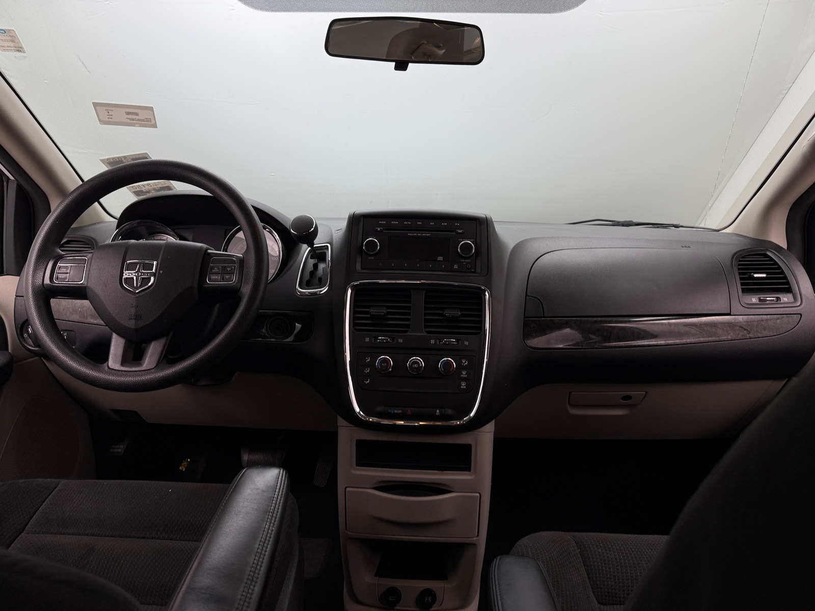 Thumbnail: 2016 Dodge Grand Caravan - 3