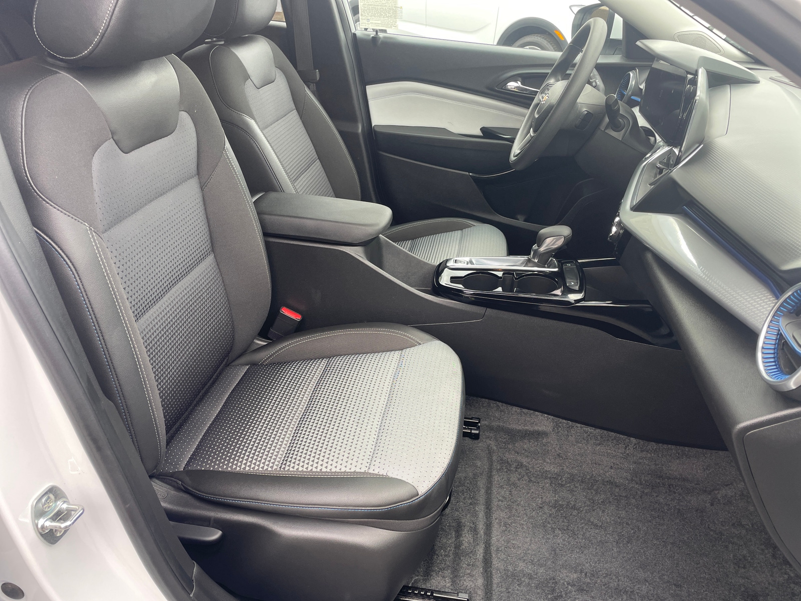 Thumbnail: 2025 Chevrolet Trax - 2