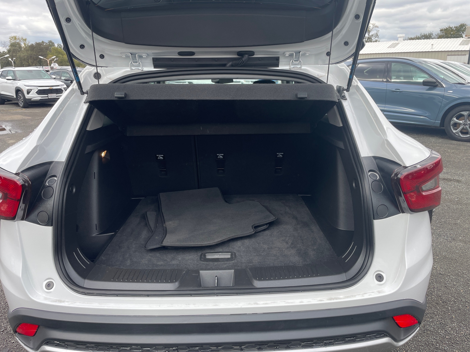 Thumbnail: 2025 Chevrolet Trax - 6