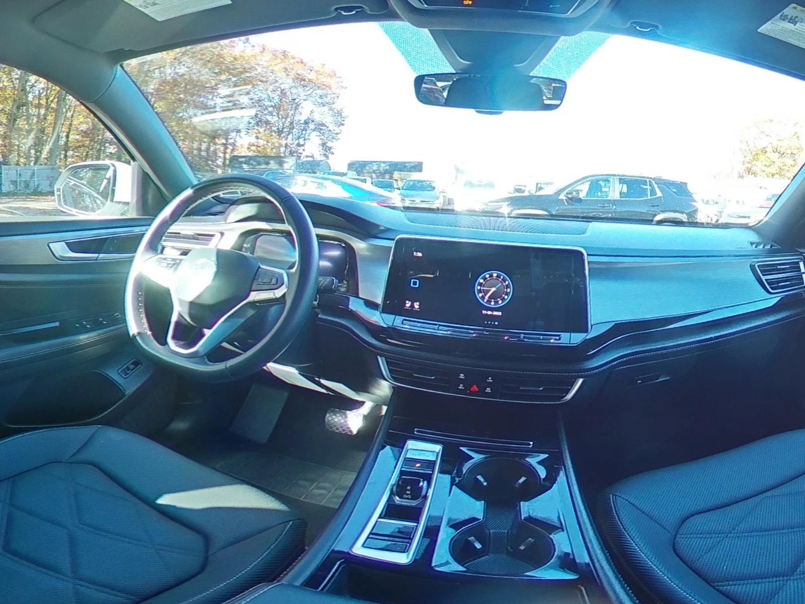 Thumbnail: 2025 Volkswagen Atlas - 3