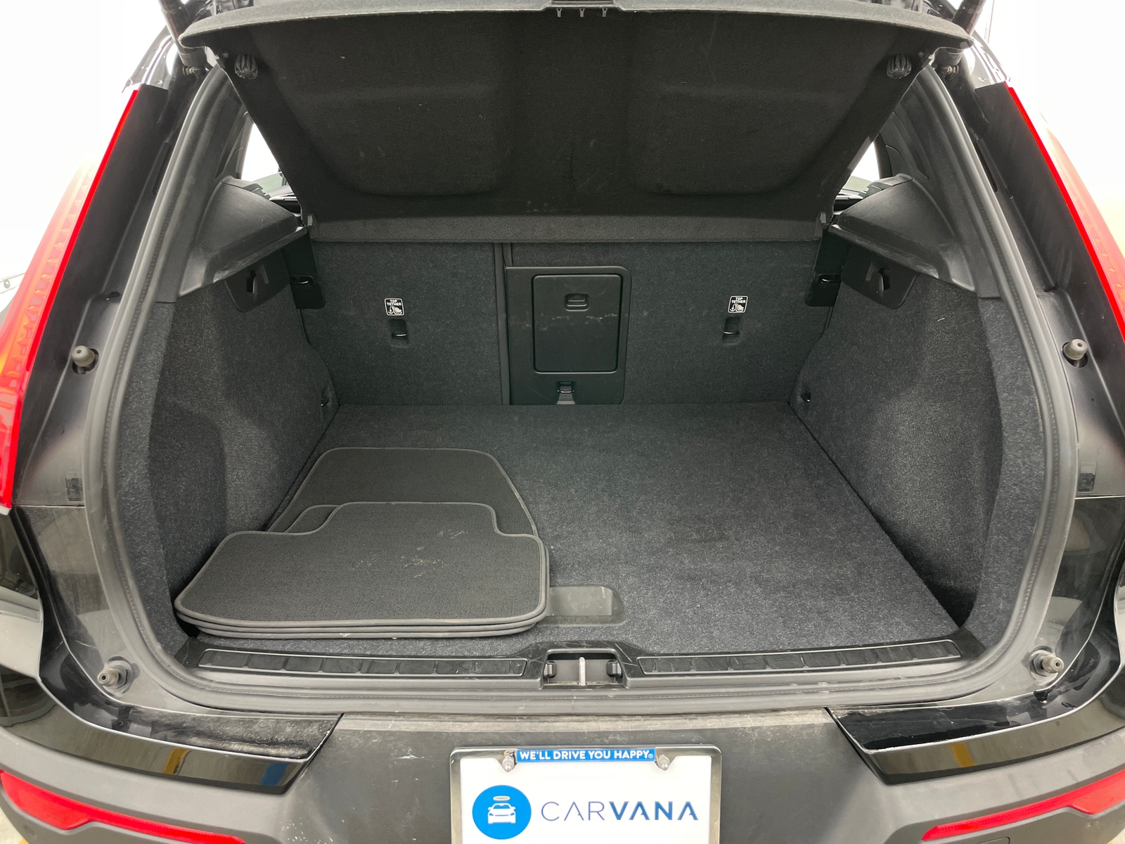 Thumbnail: 2024 Volvo XC40 - 7