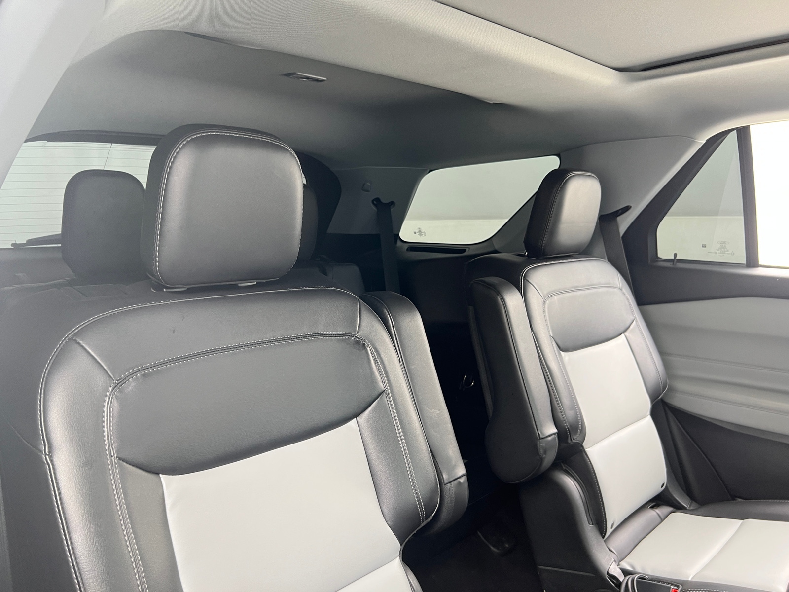 Thumbnail: 2022 Ford Explorer - 6