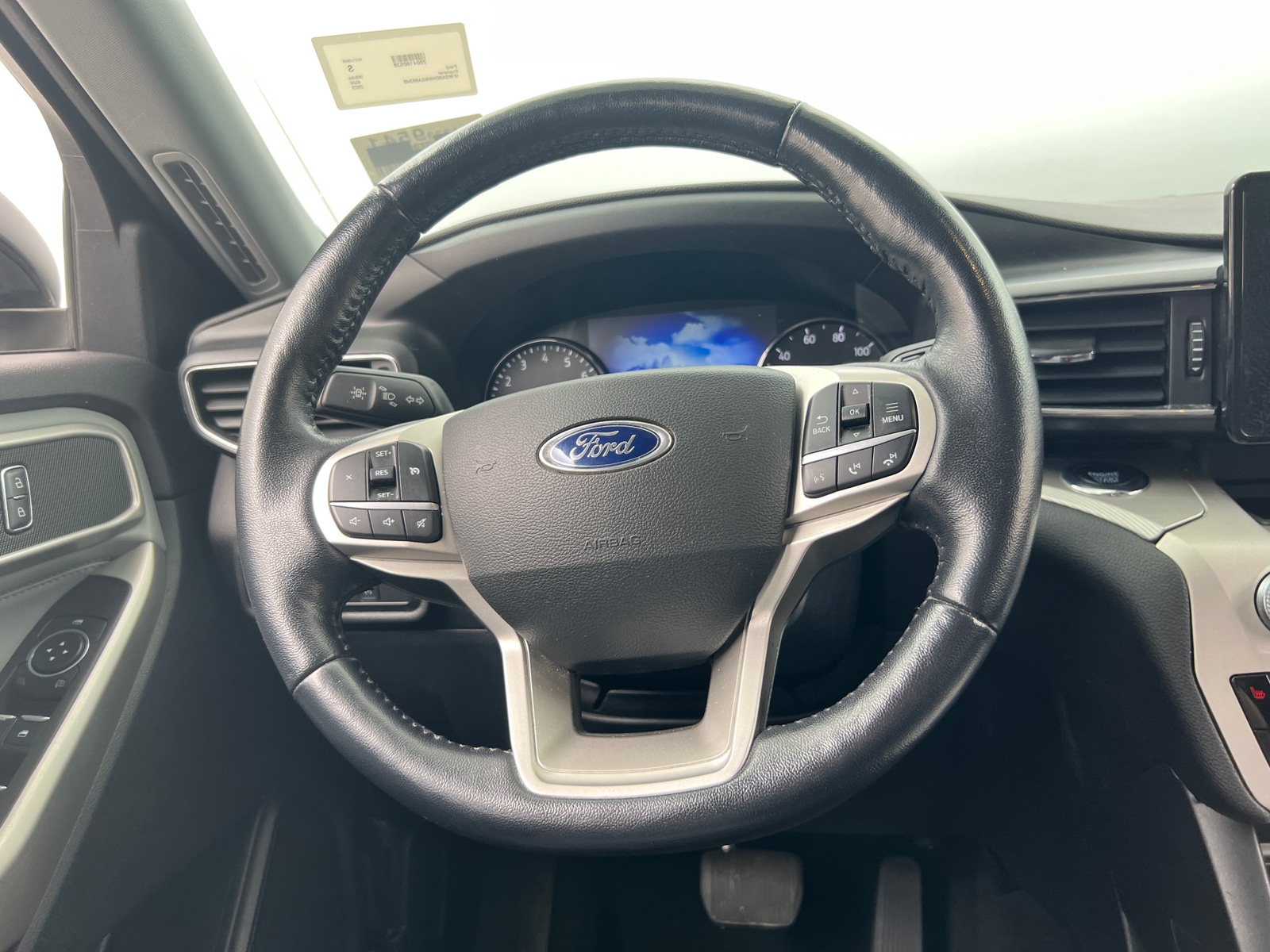 Thumbnail: 2022 Ford Explorer - 5