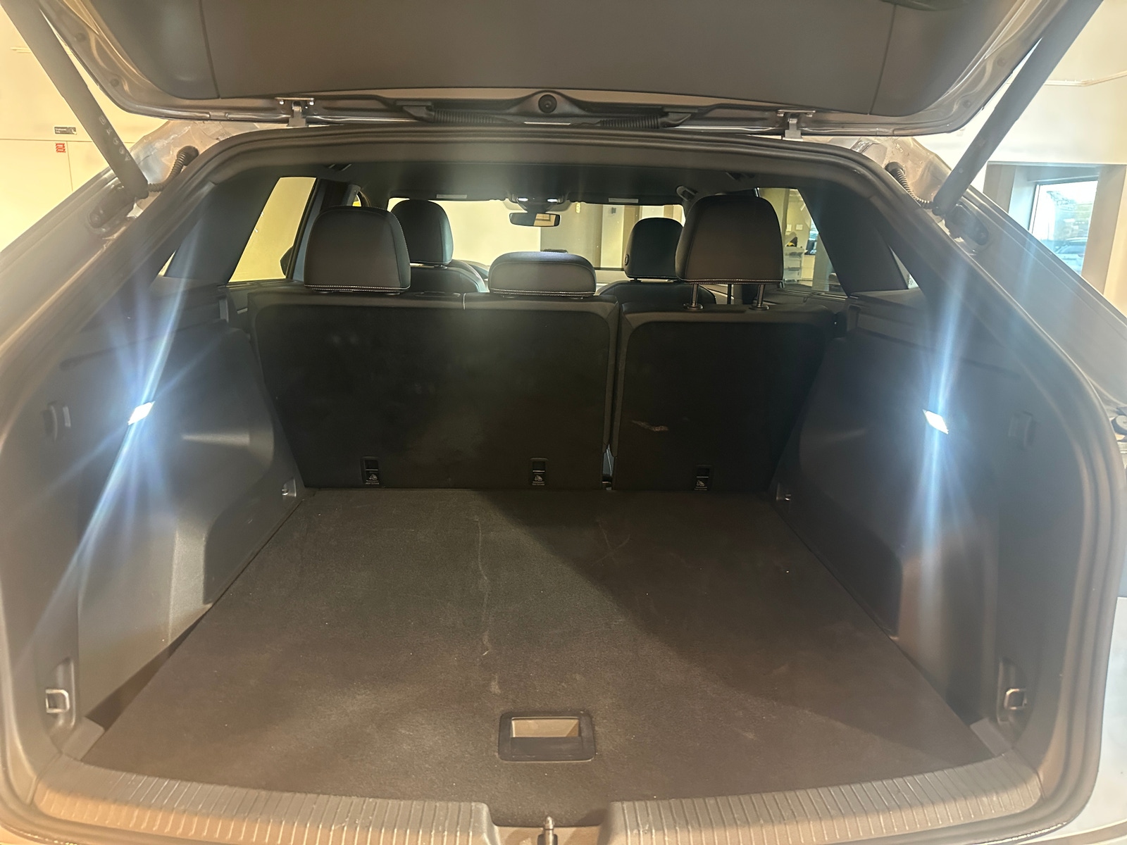 Thumbnail: 2025 Volkswagen Atlas - 6