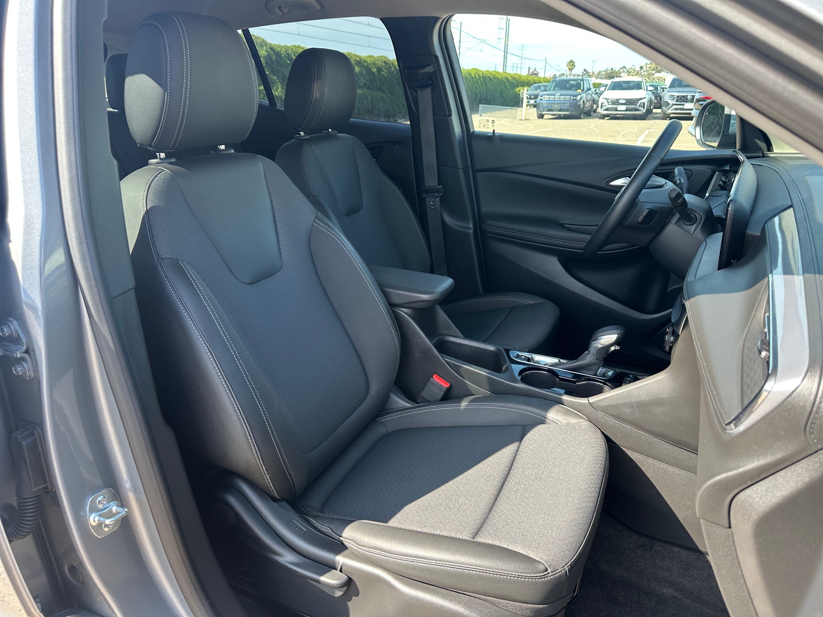 Thumbnail: 2025 Buick Encore GX - 2