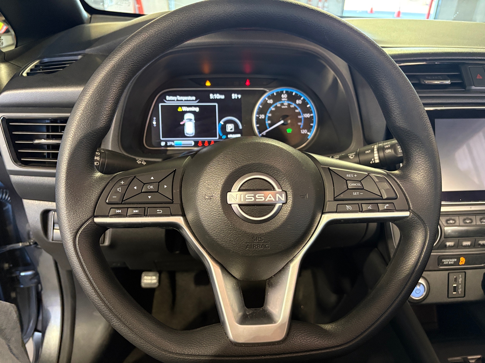 Thumbnail: 2025 Nissan Leaf - 5