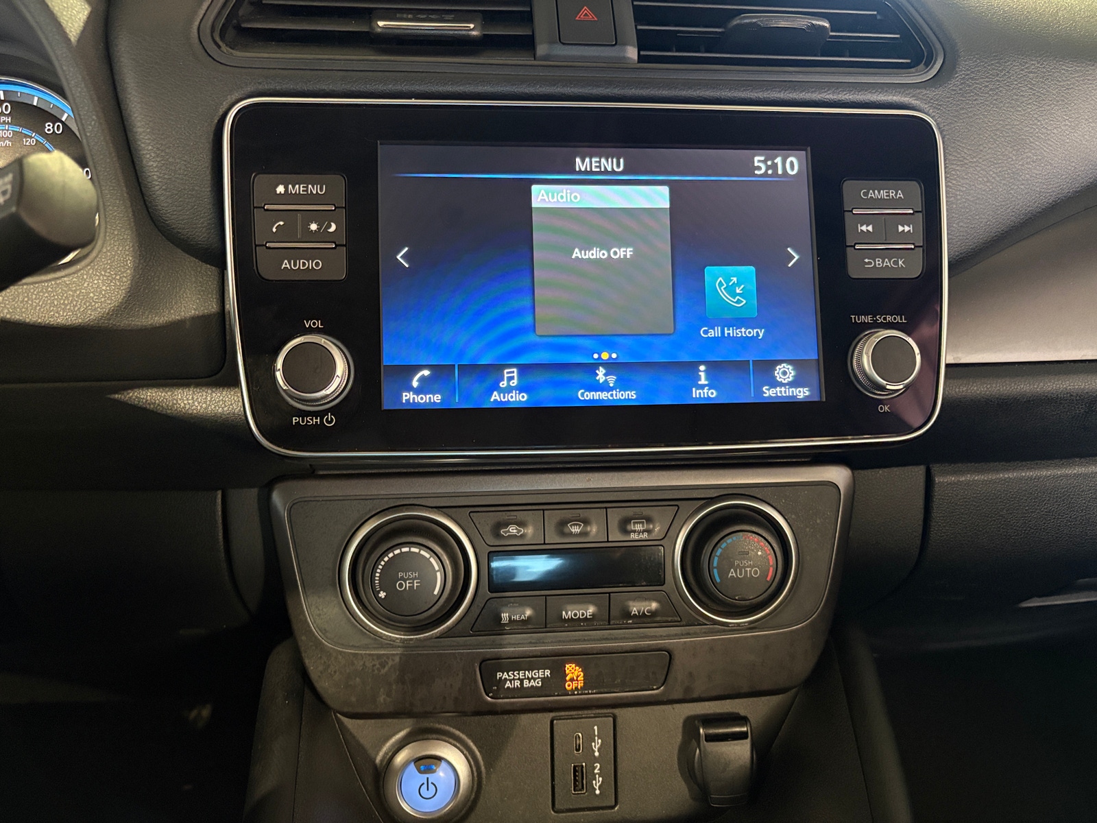 Thumbnail: 2025 Nissan Leaf - 4