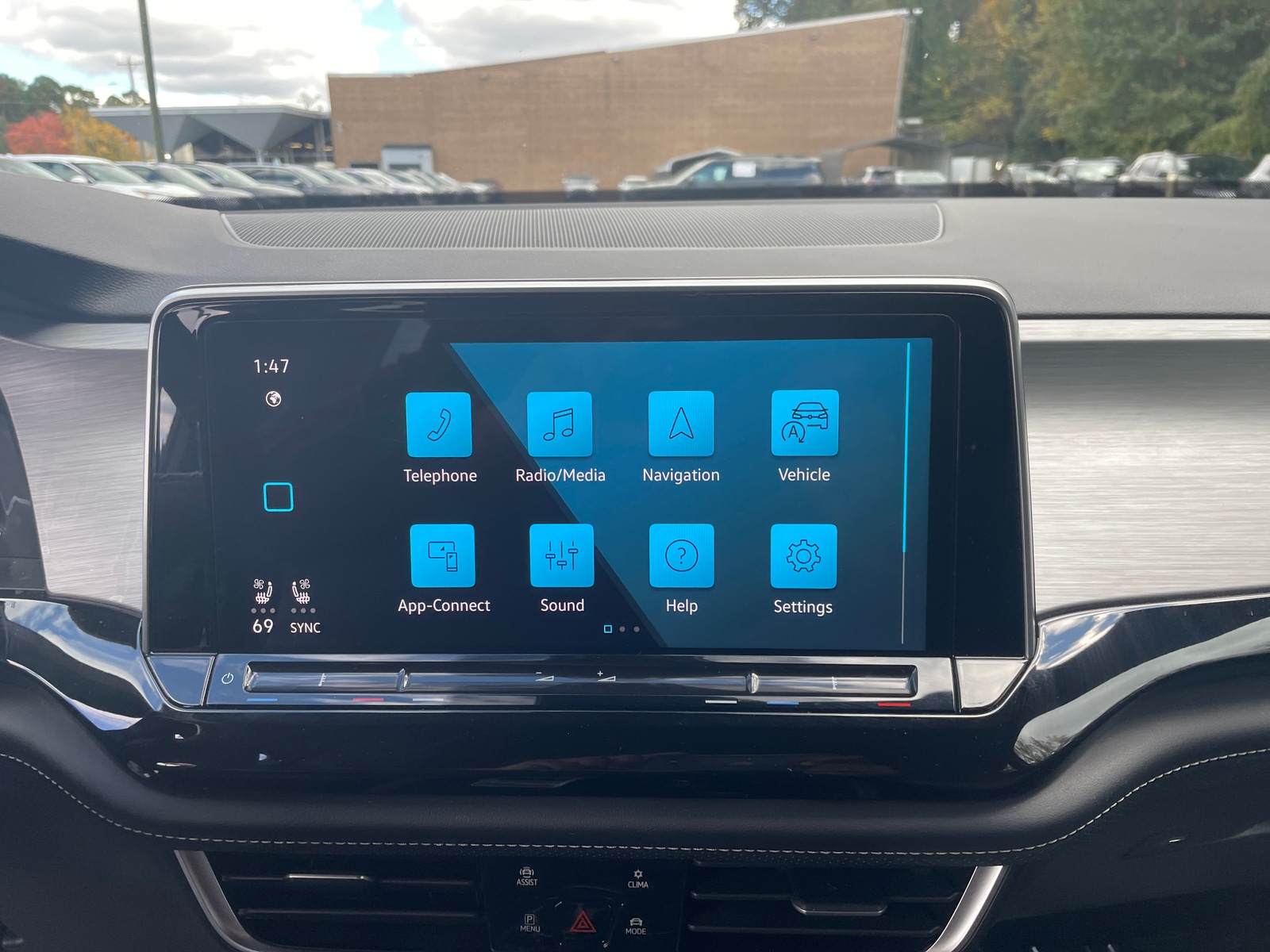 Thumbnail: 2025 Volkswagen Atlas - 4