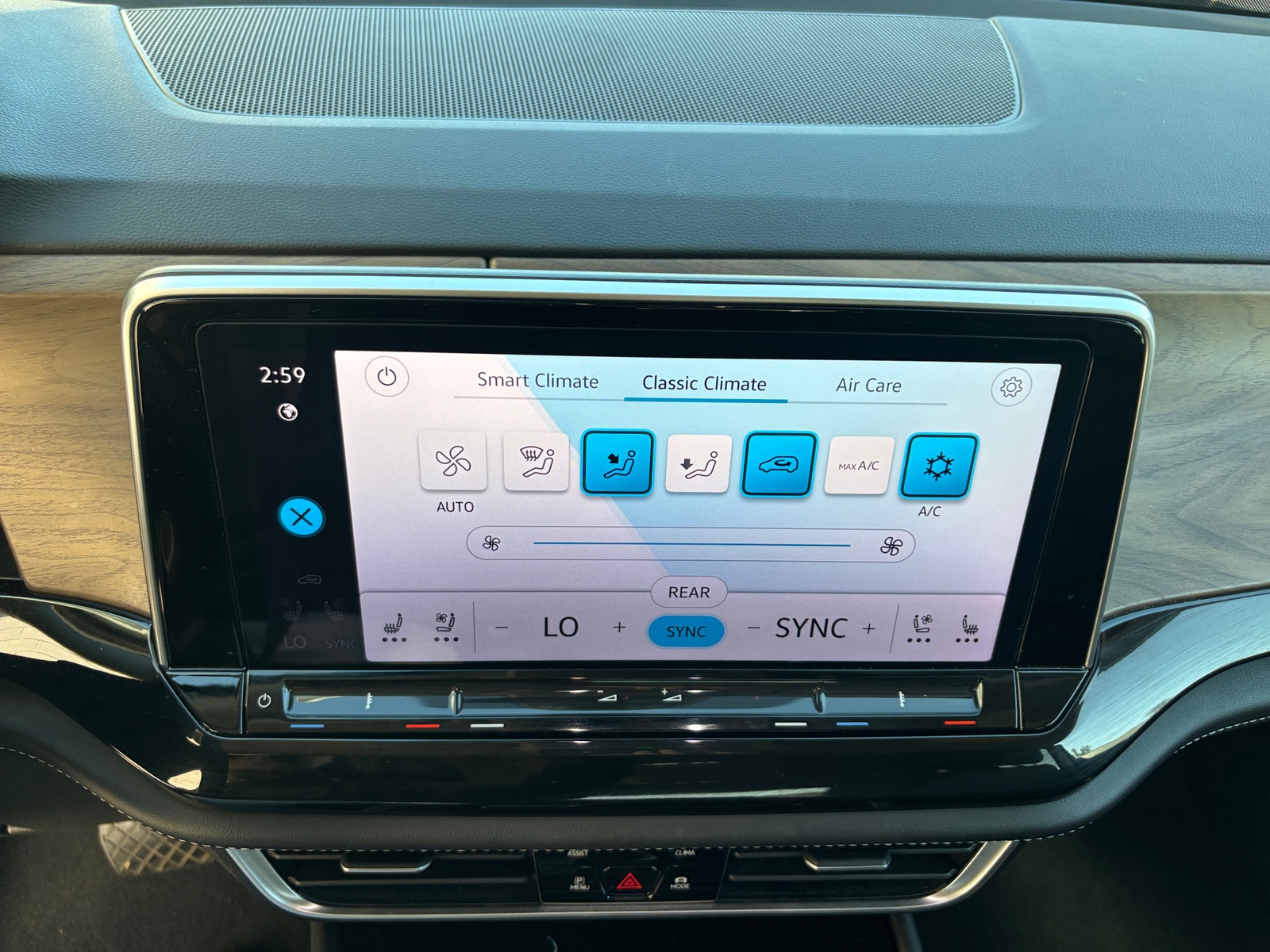 Thumbnail: 2025 Volkswagen Atlas - 3