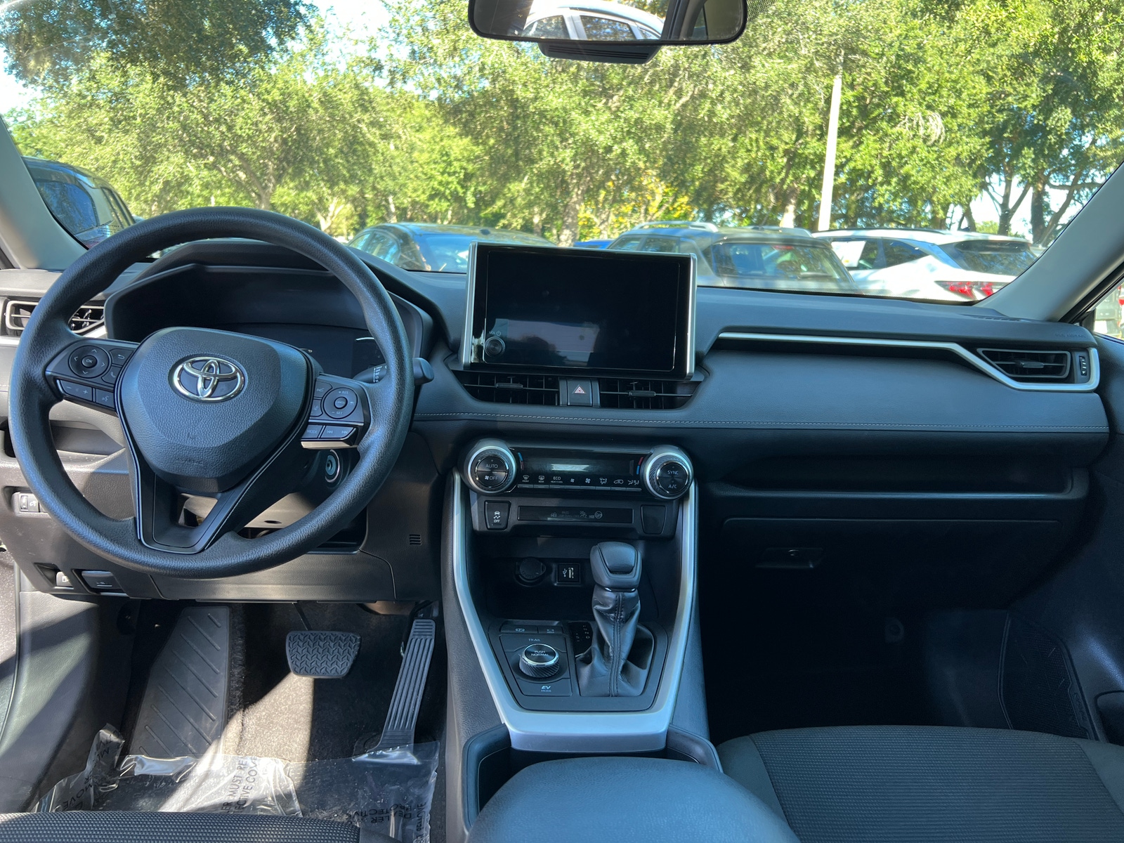 Thumbnail: 2025 Toyota RAV4 - 3