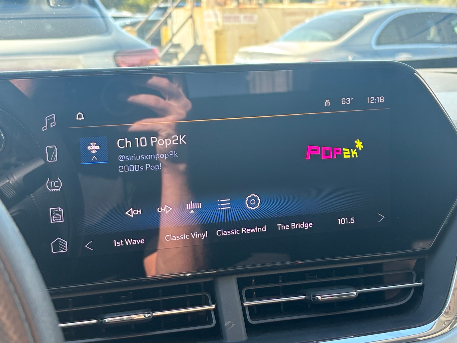 Thumbnail: 2025 Chevrolet Trax - 4