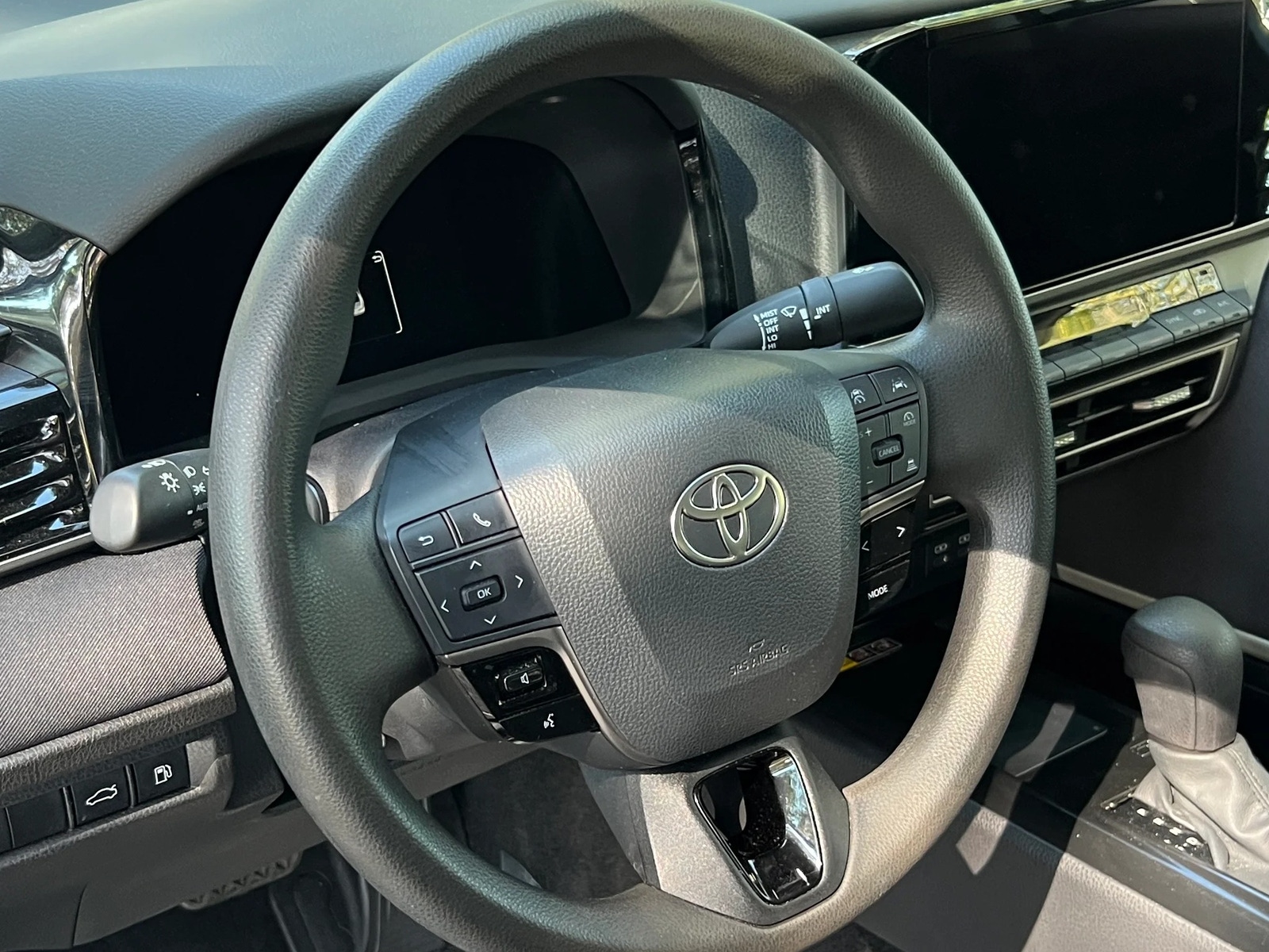 Thumbnail: 2025 Toyota Camry - 4